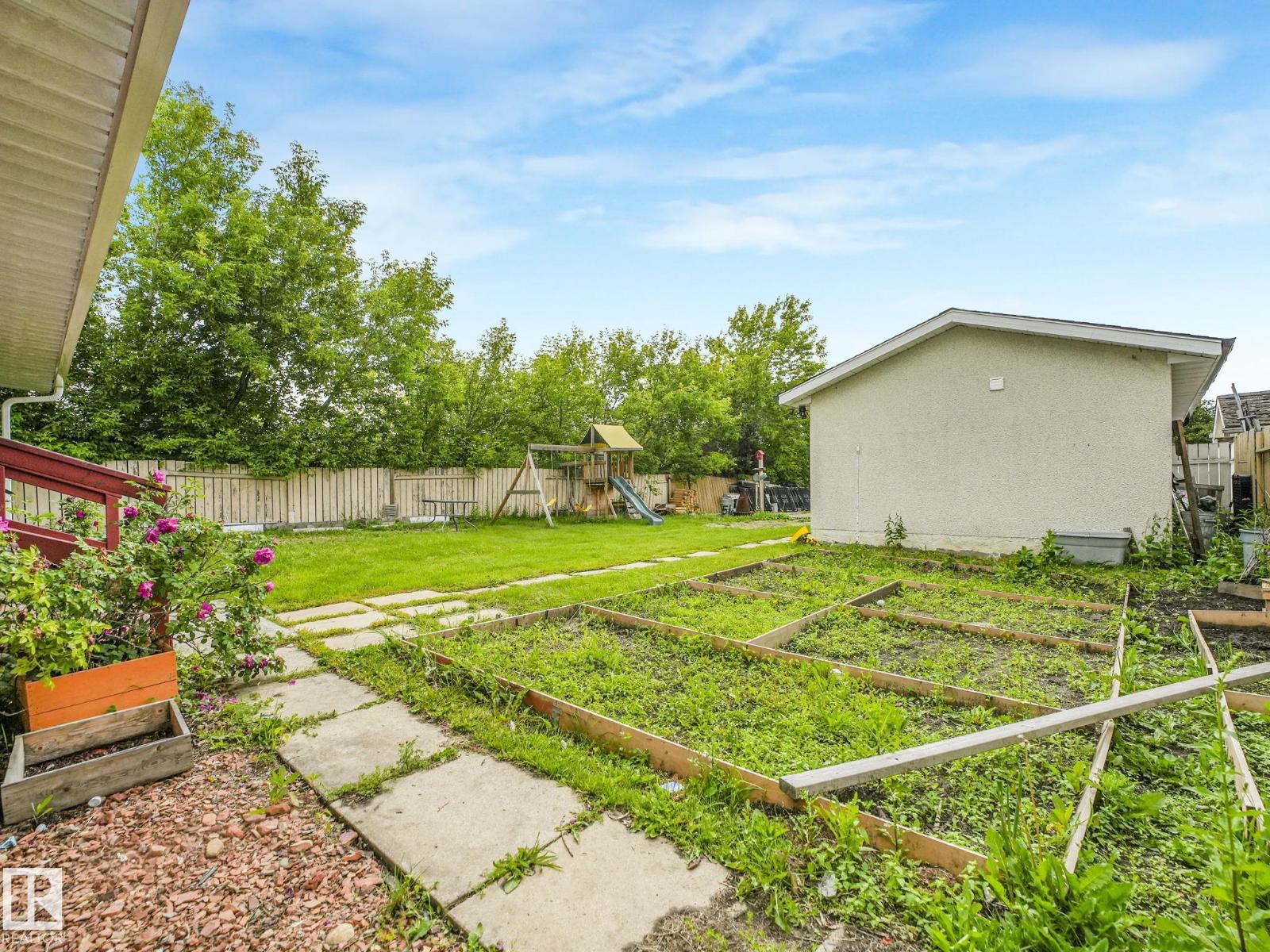 9315 151 Av Nw Property Photo 6