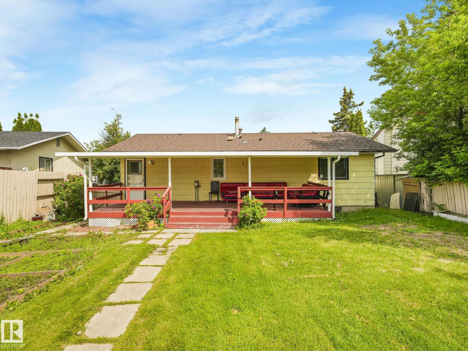 9315 151 Av Nw Property Photo 8