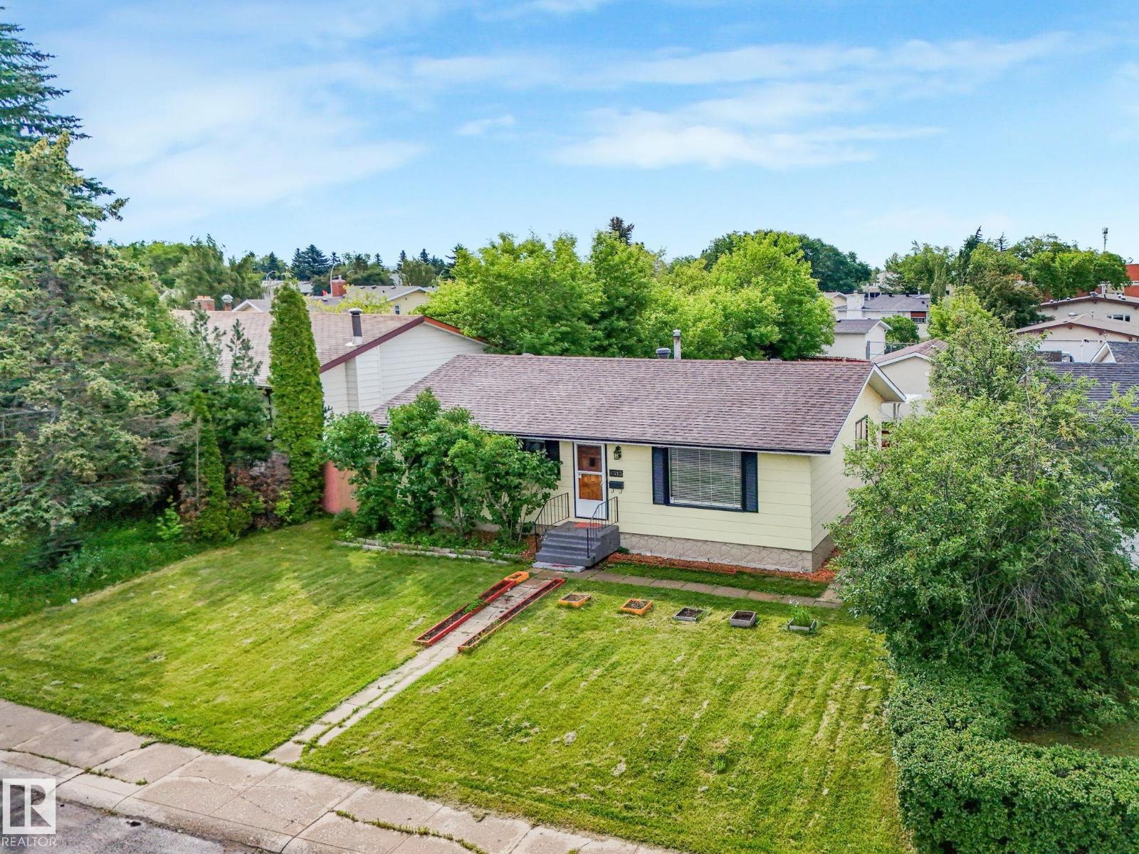 9315 151 Av Nw Property Photo 13