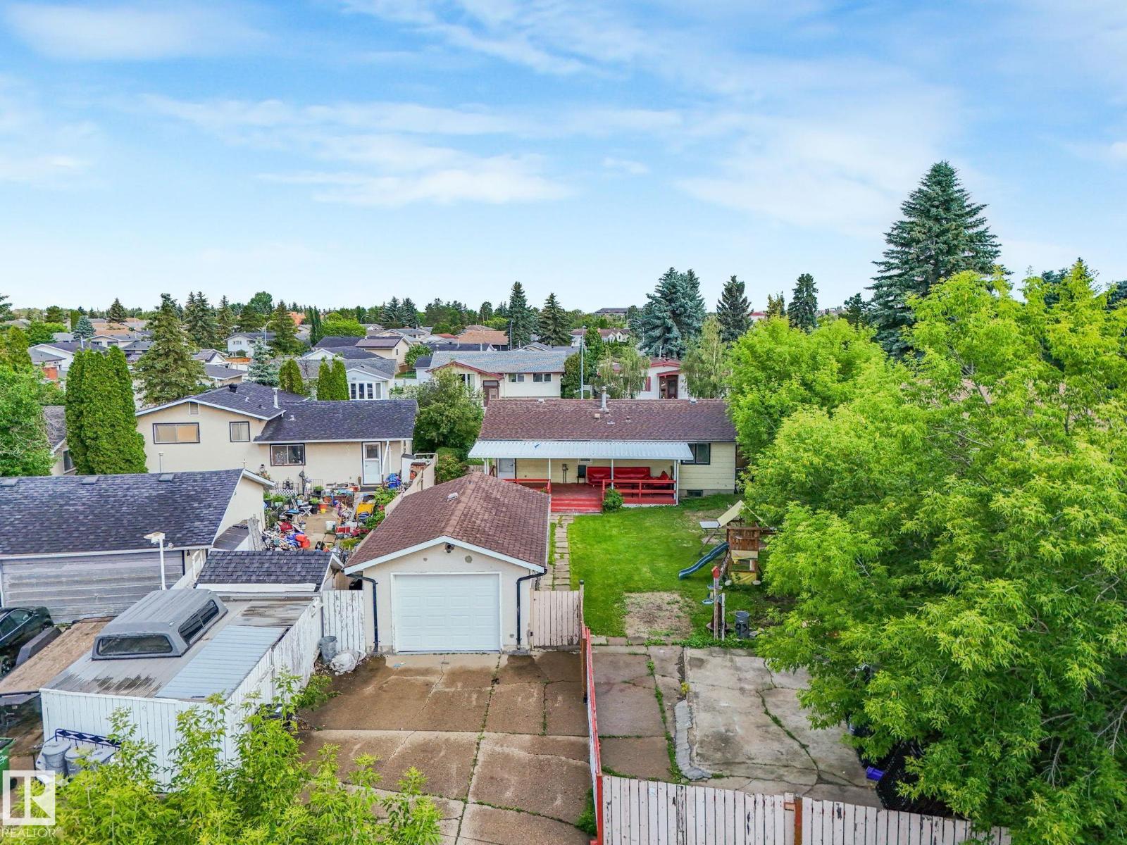 9315 151 Av Nw Property Photo 14
