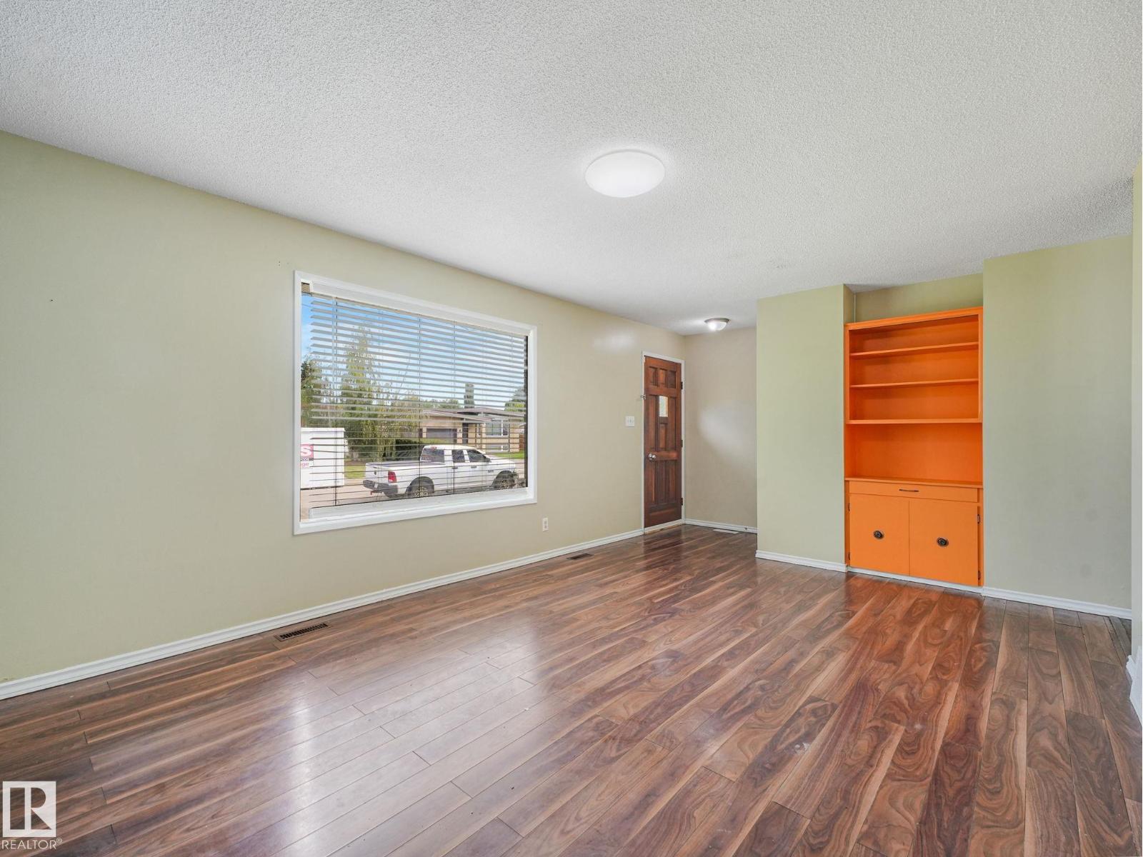 9315 151 Av Nw Property Photo 27