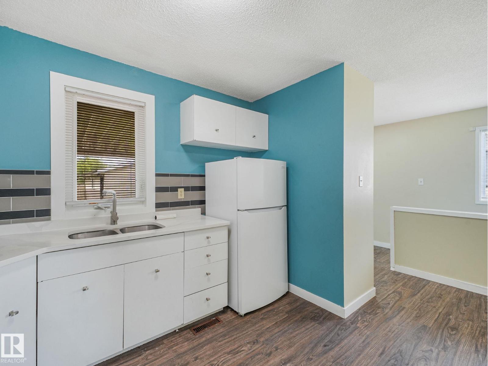 9315 151 Av Nw Property Photo 37