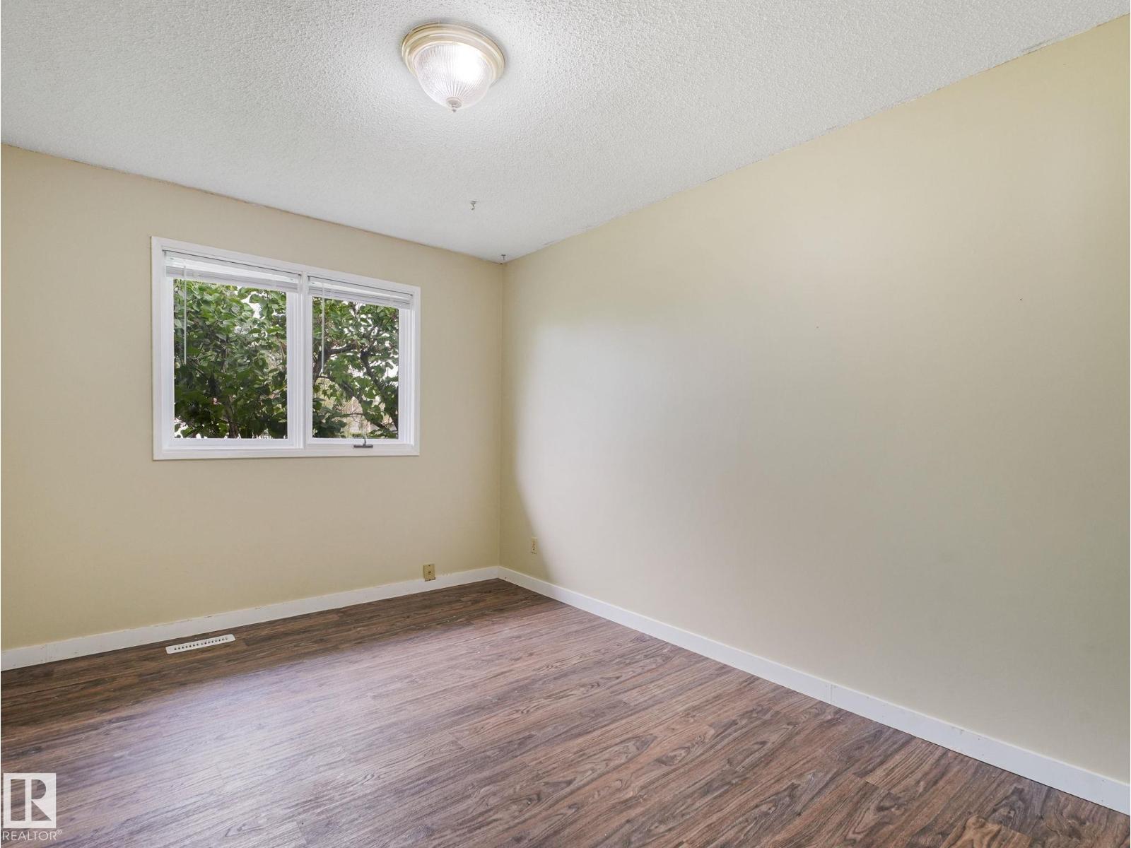 9315 151 Av Nw Property Photo 39