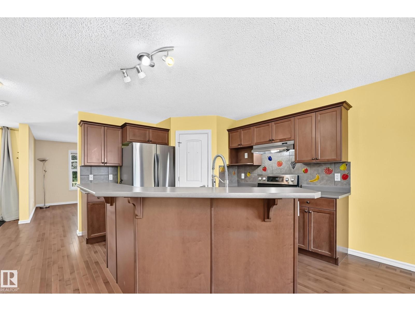 211 59 St Sw Property Photo 6