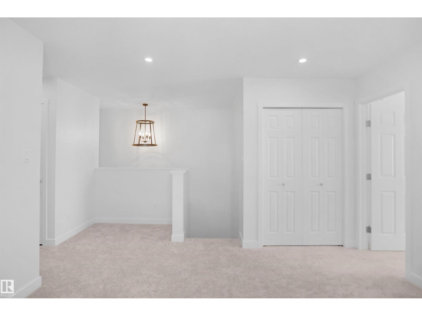 7323 181 Av Nw Property Photo 21