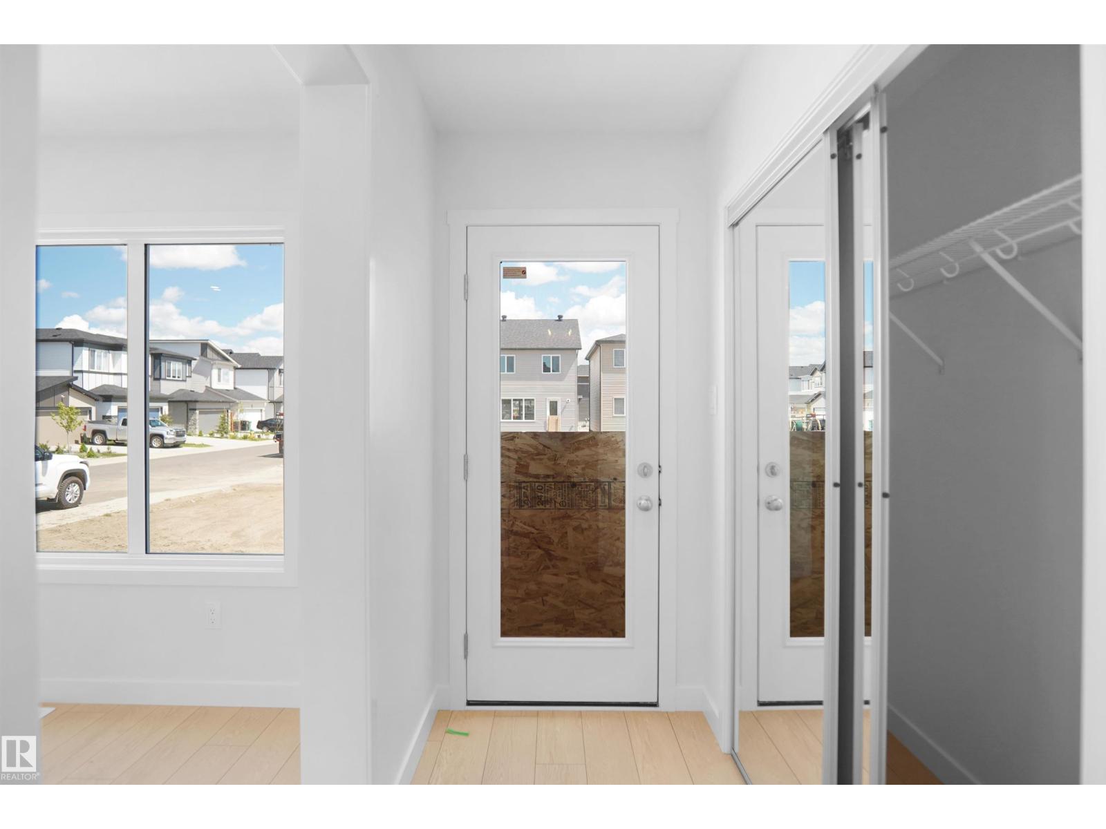 7335 181 Av Nw Property Photo 16