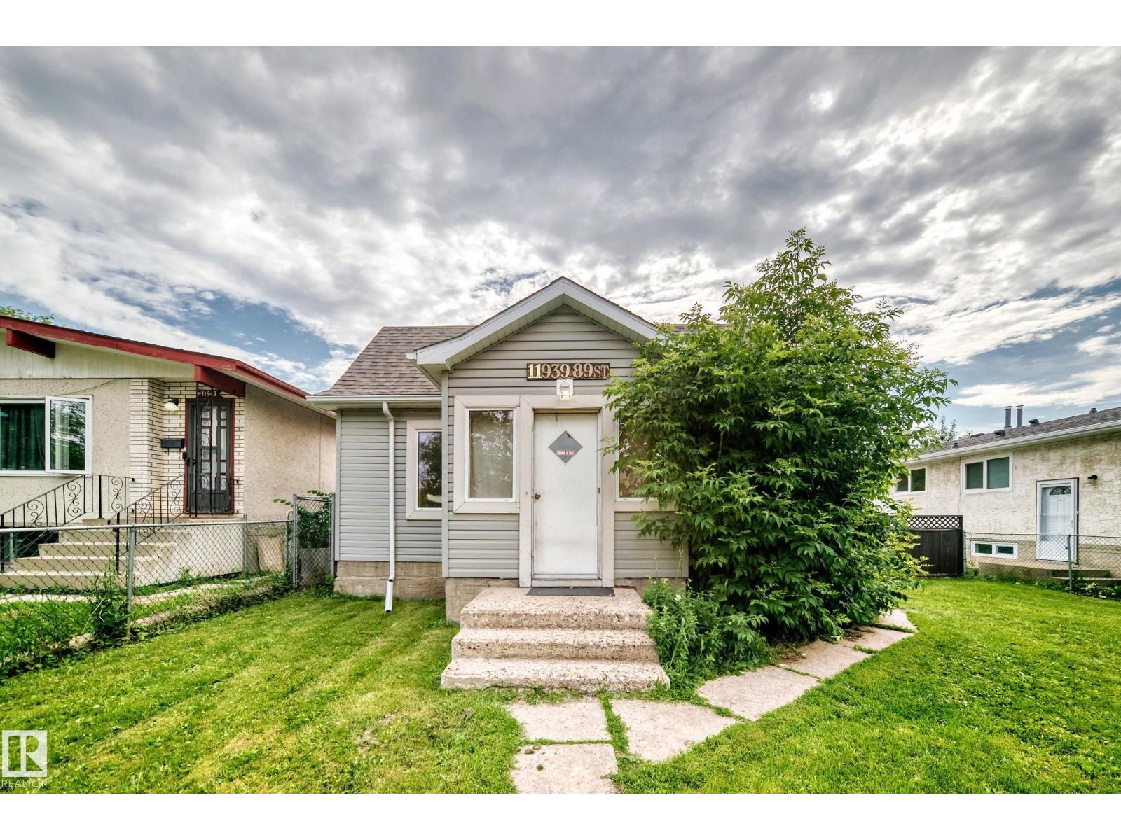 11939 89 St Nw Property Photo 4