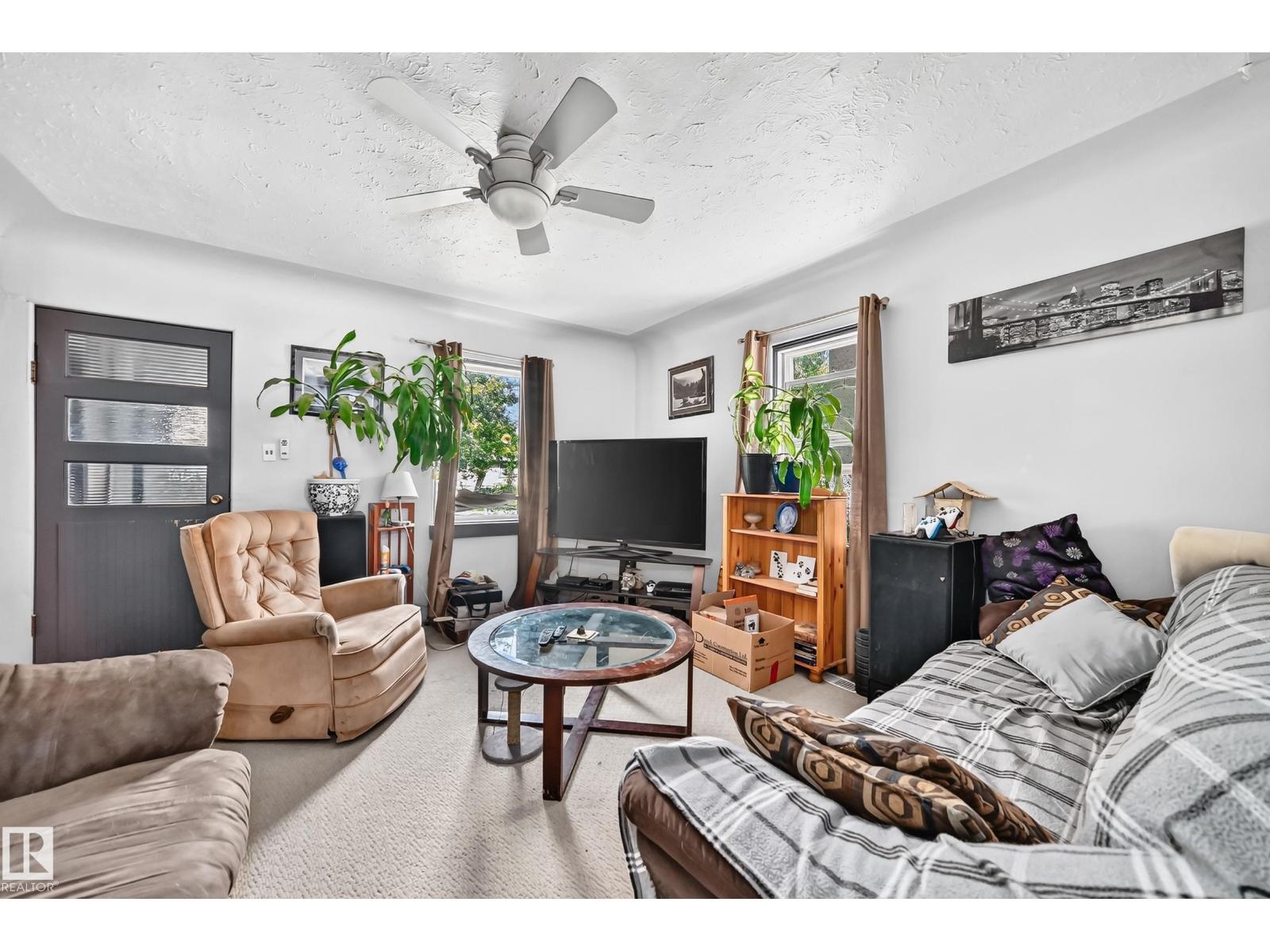 11939 89 St Nw Property Photo 8