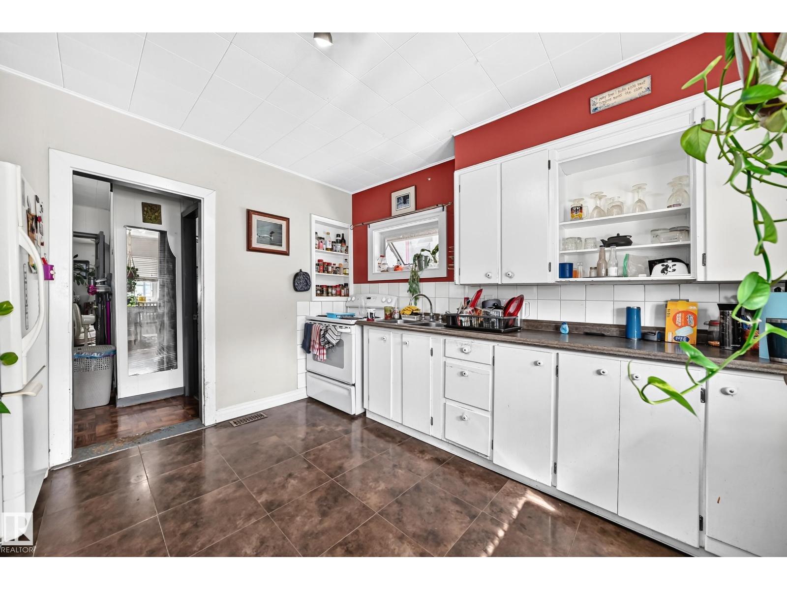11939 89 St Nw Property Photo 11