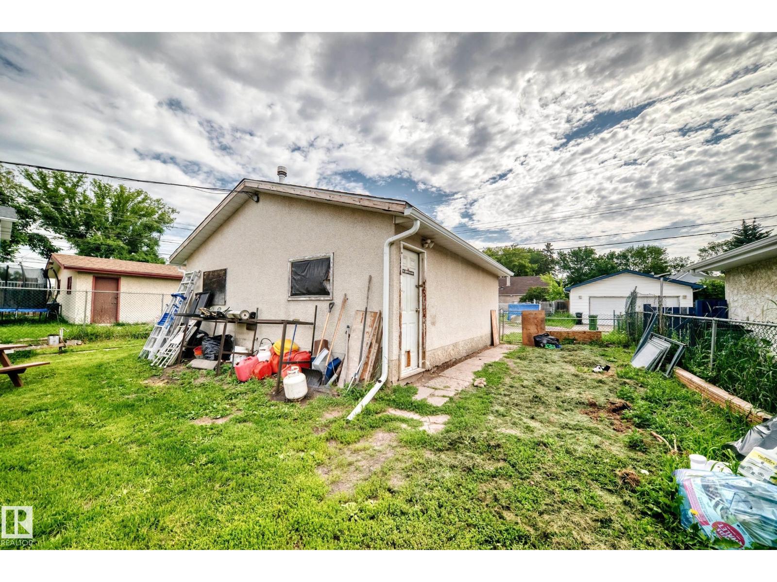 11939 89 St Nw Property Photo 34