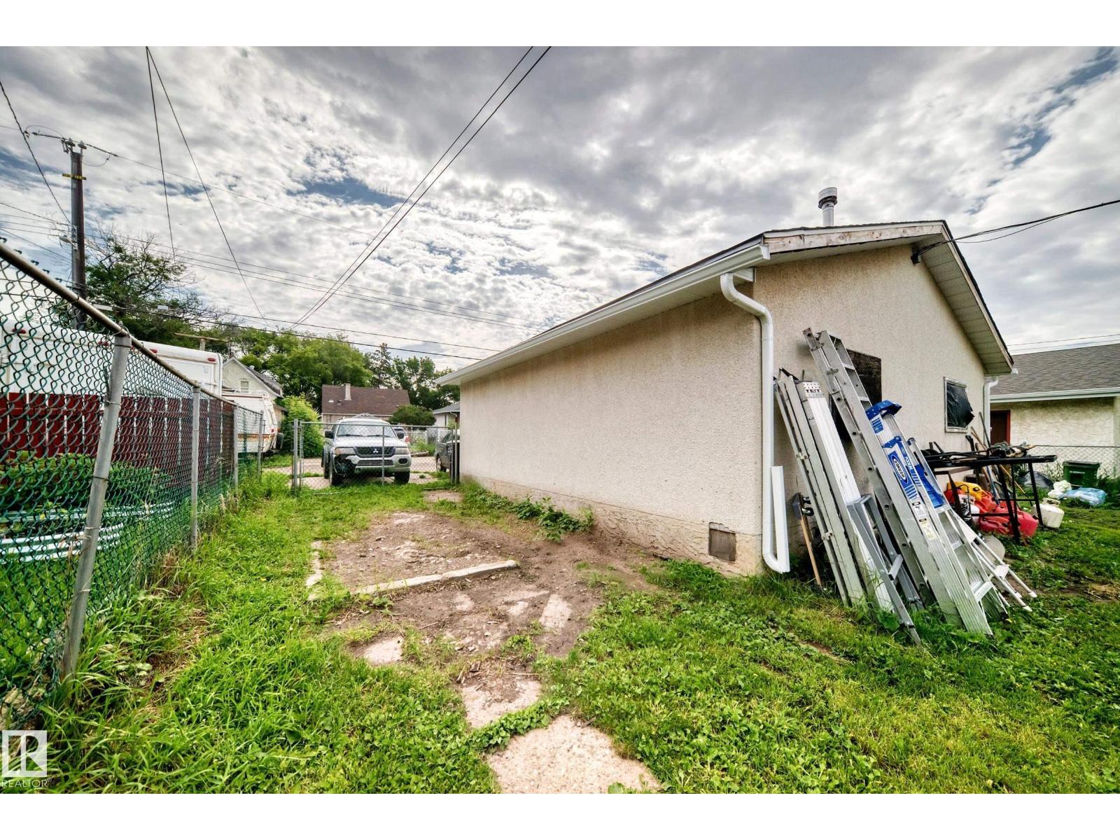 11939 89 St Nw Property Photo 35