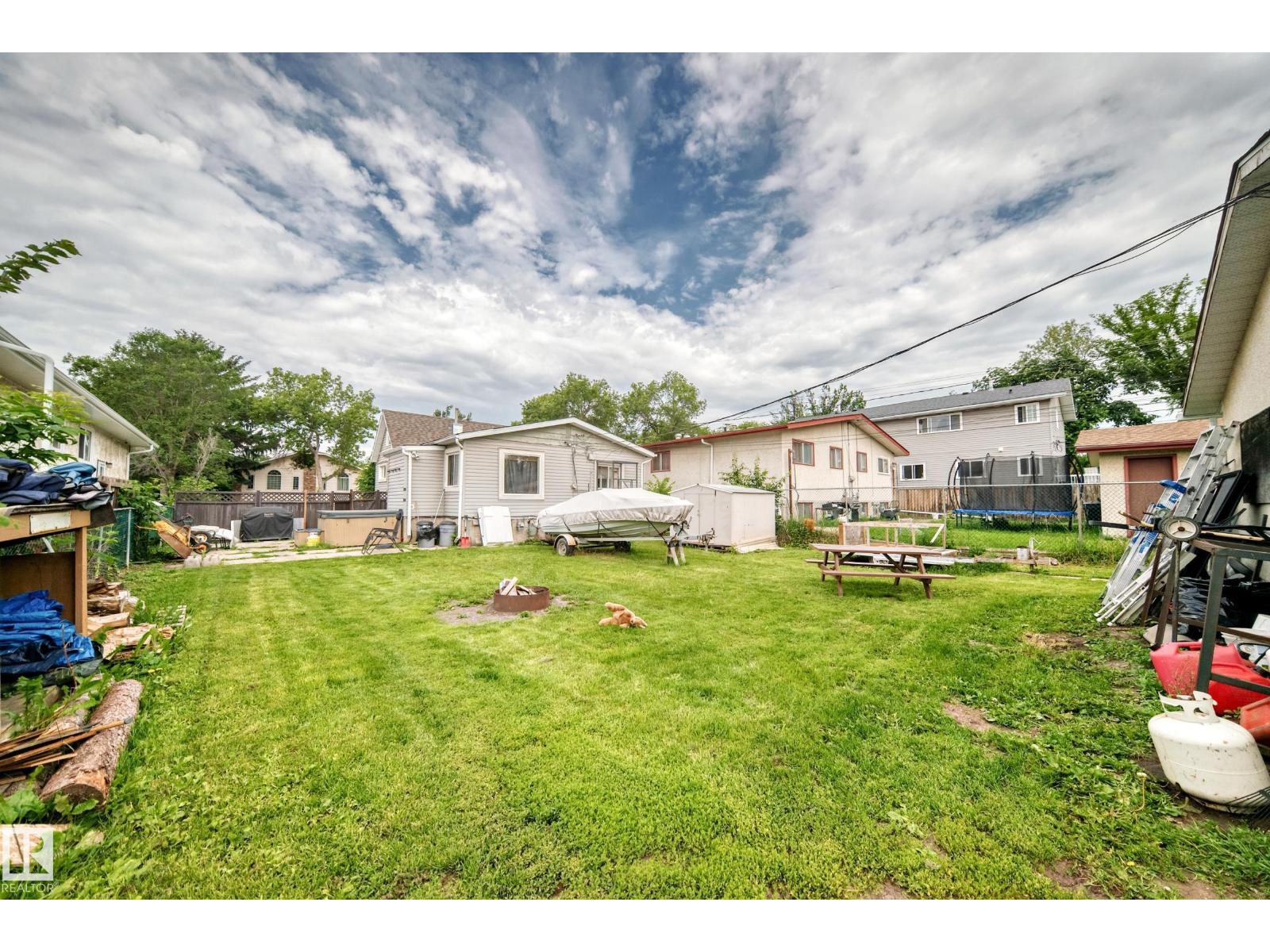 11939 89 St Nw Property Photo 37
