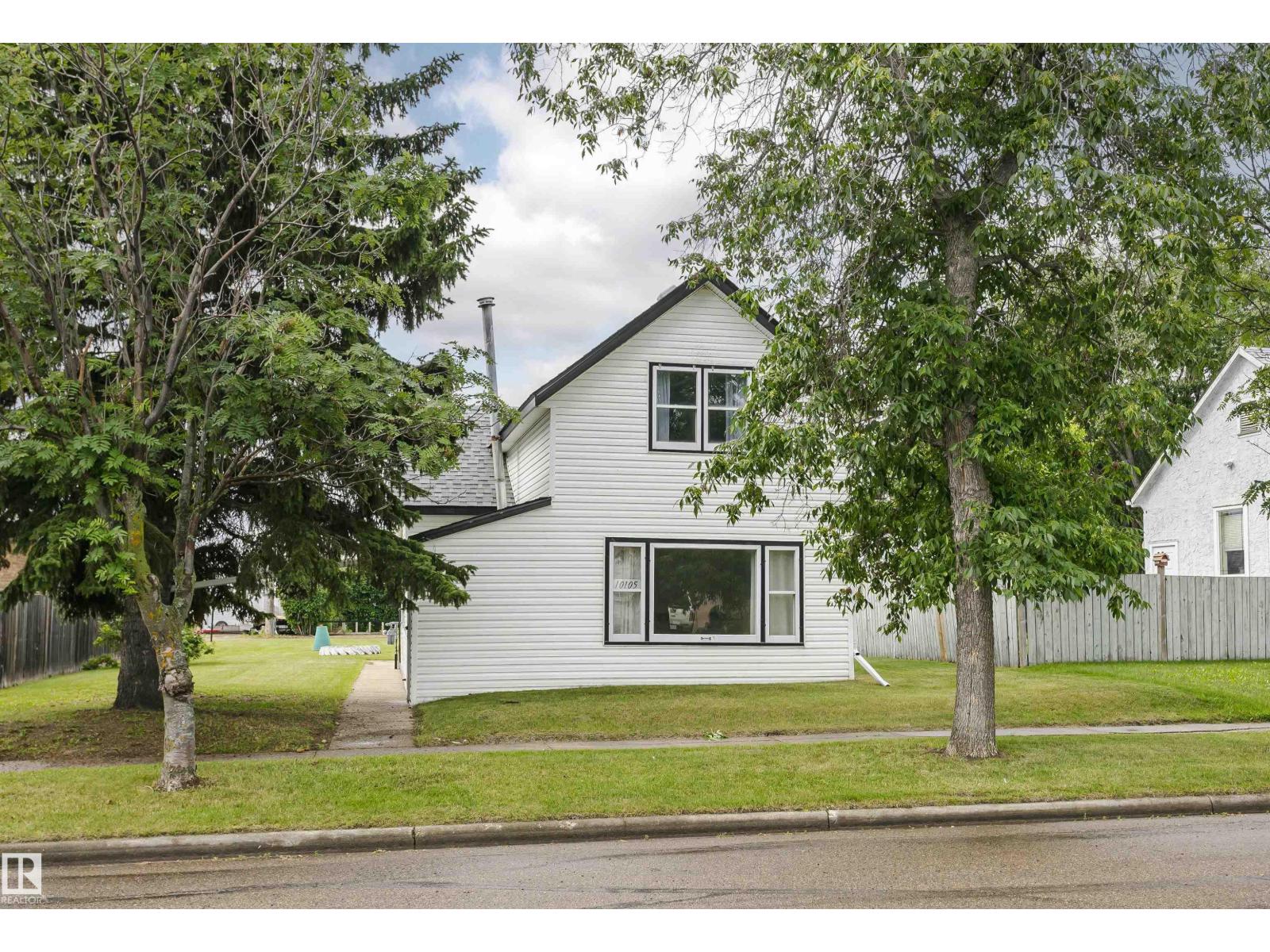10105 98 AV Property Photo 1