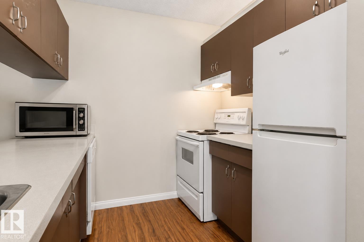 #103 11007 83 Av Nw Property Photo 11