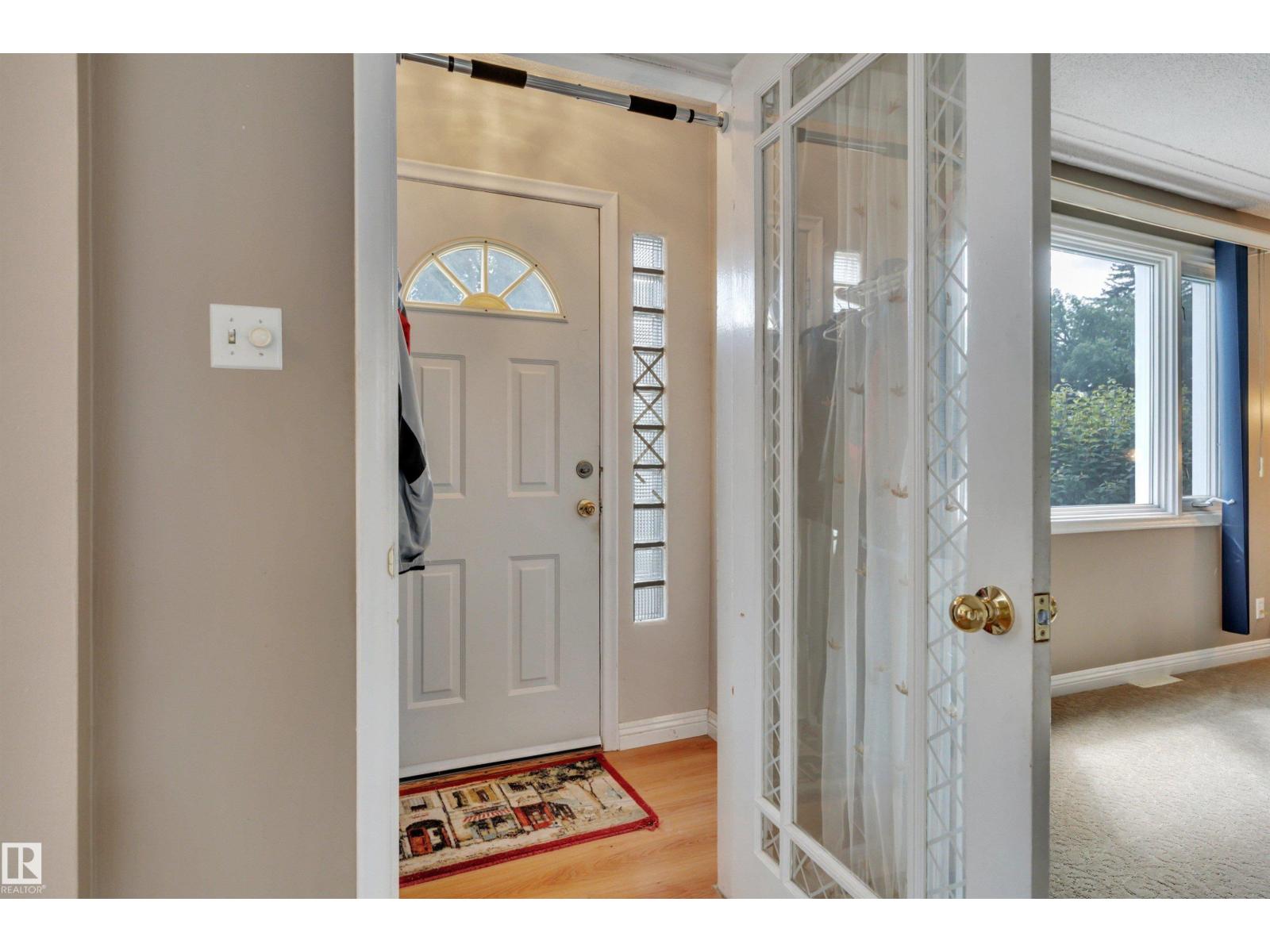 5114 47 Av Property Photo 5