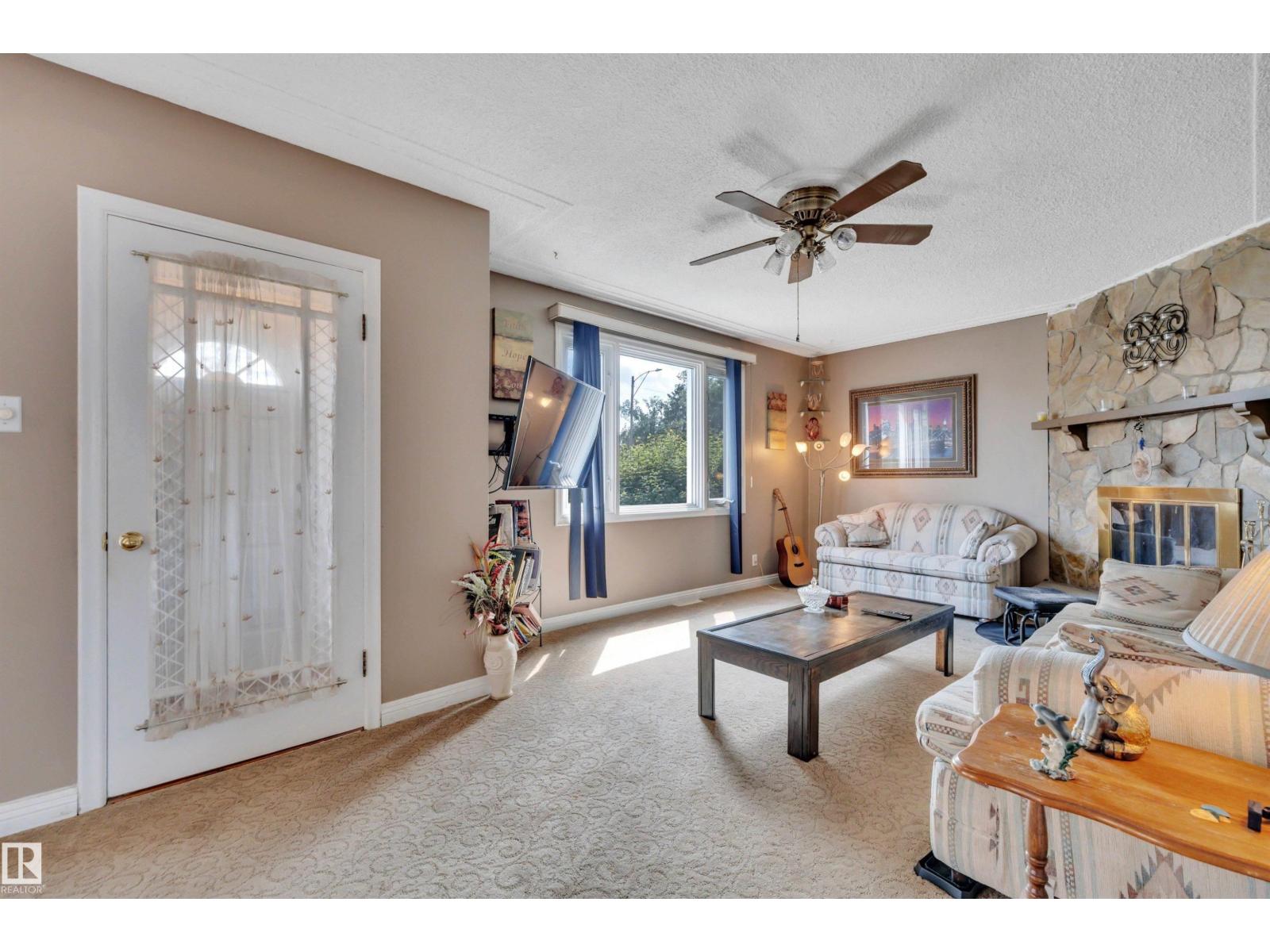 5114 47 Av Property Photo 6