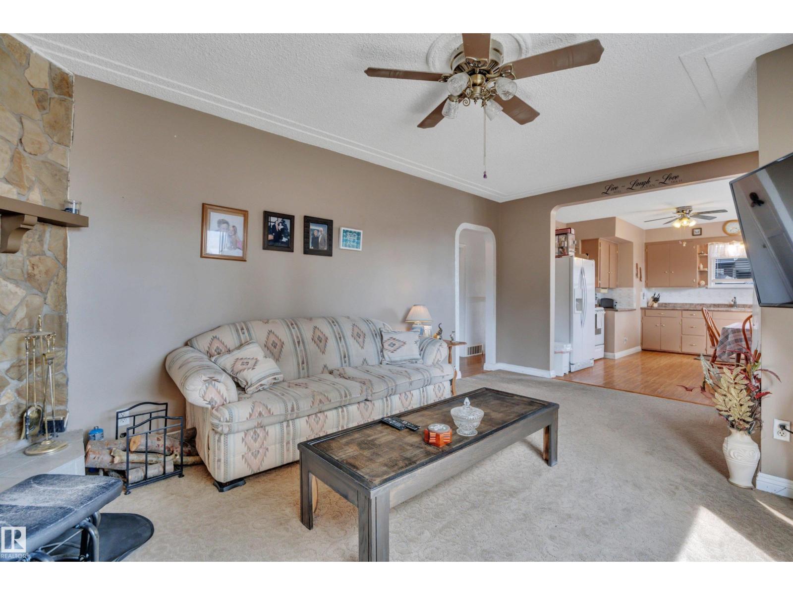 5114 47 Av Property Photo 8