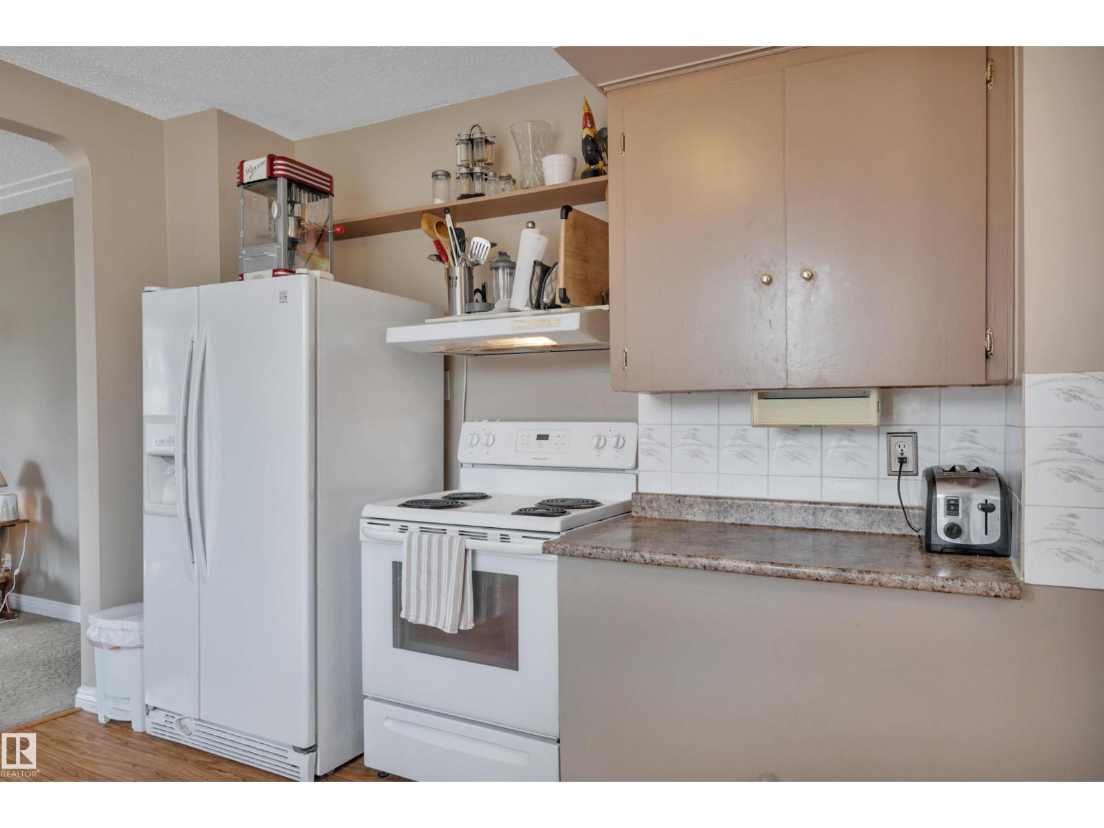 5114 47 Av Property Photo 12