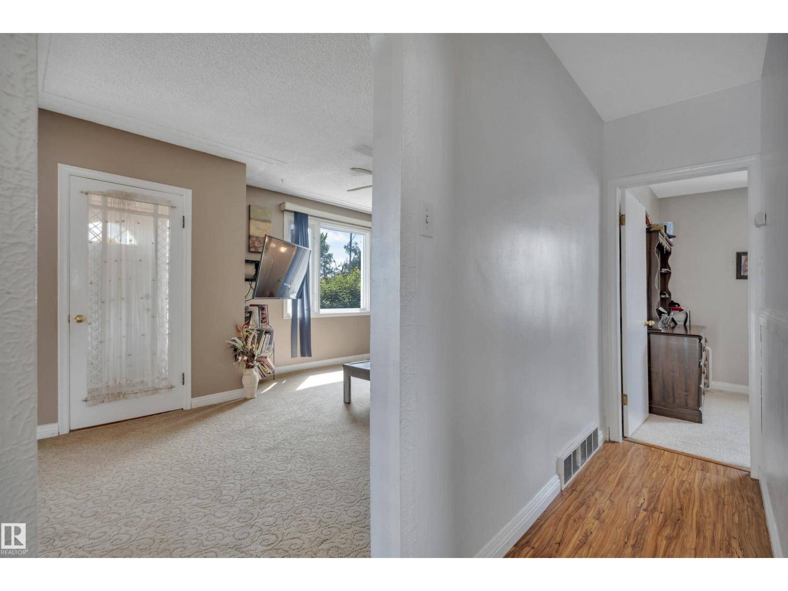 5114 47 Av Property Photo 14