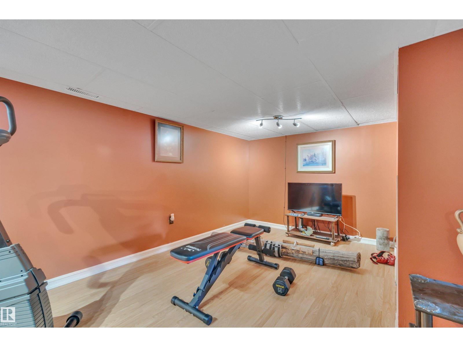 5114 47 Av Property Photo 25