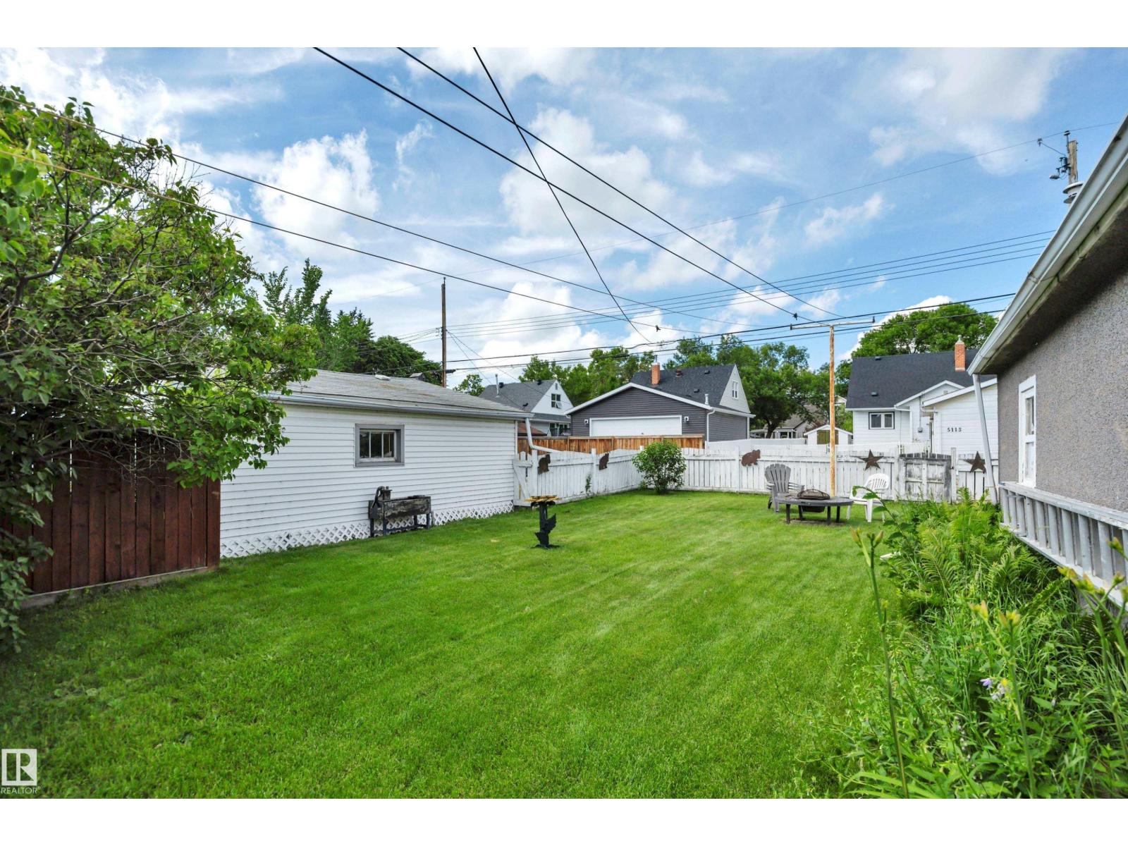 5114 47 Av Property Photo 38
