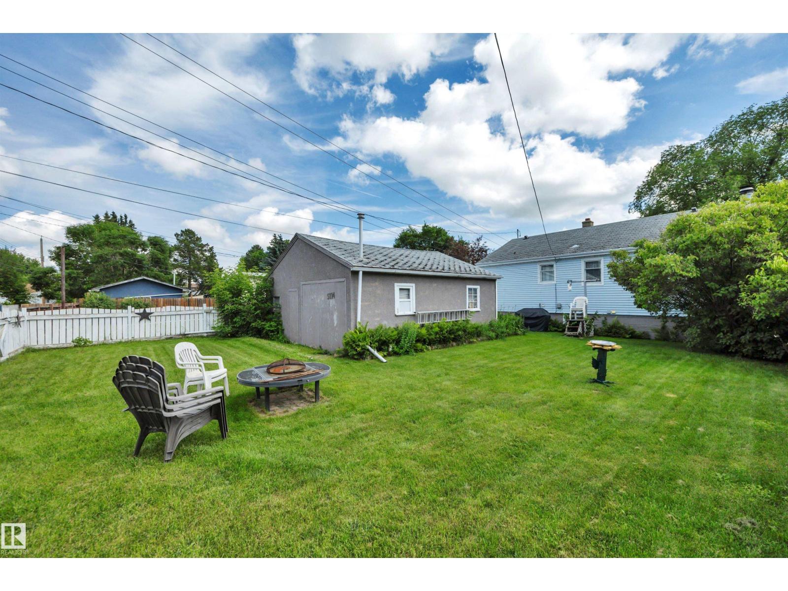 5114 47 Av Property Photo 41