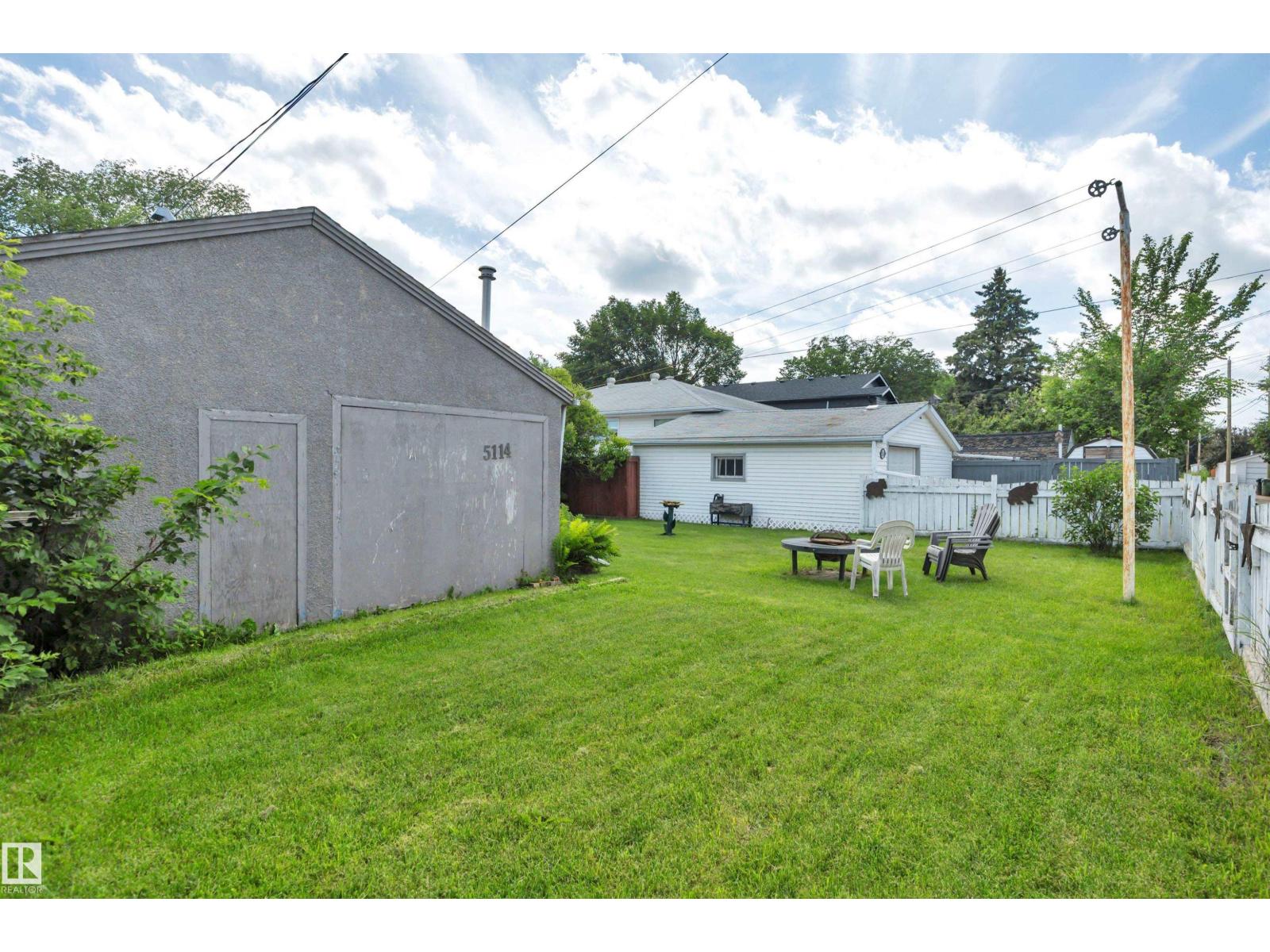 5114 47 Av Property Photo 42