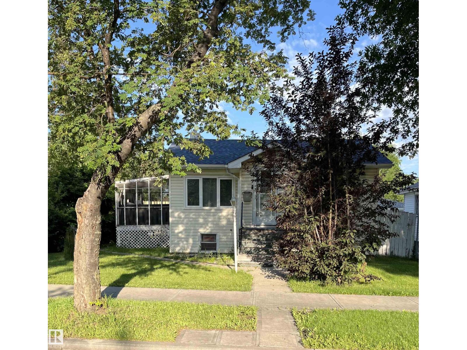11938 70 NW