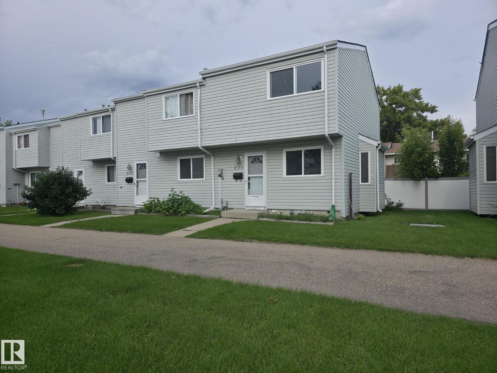 209 Dickinsfield Co Nw Property Photo 1