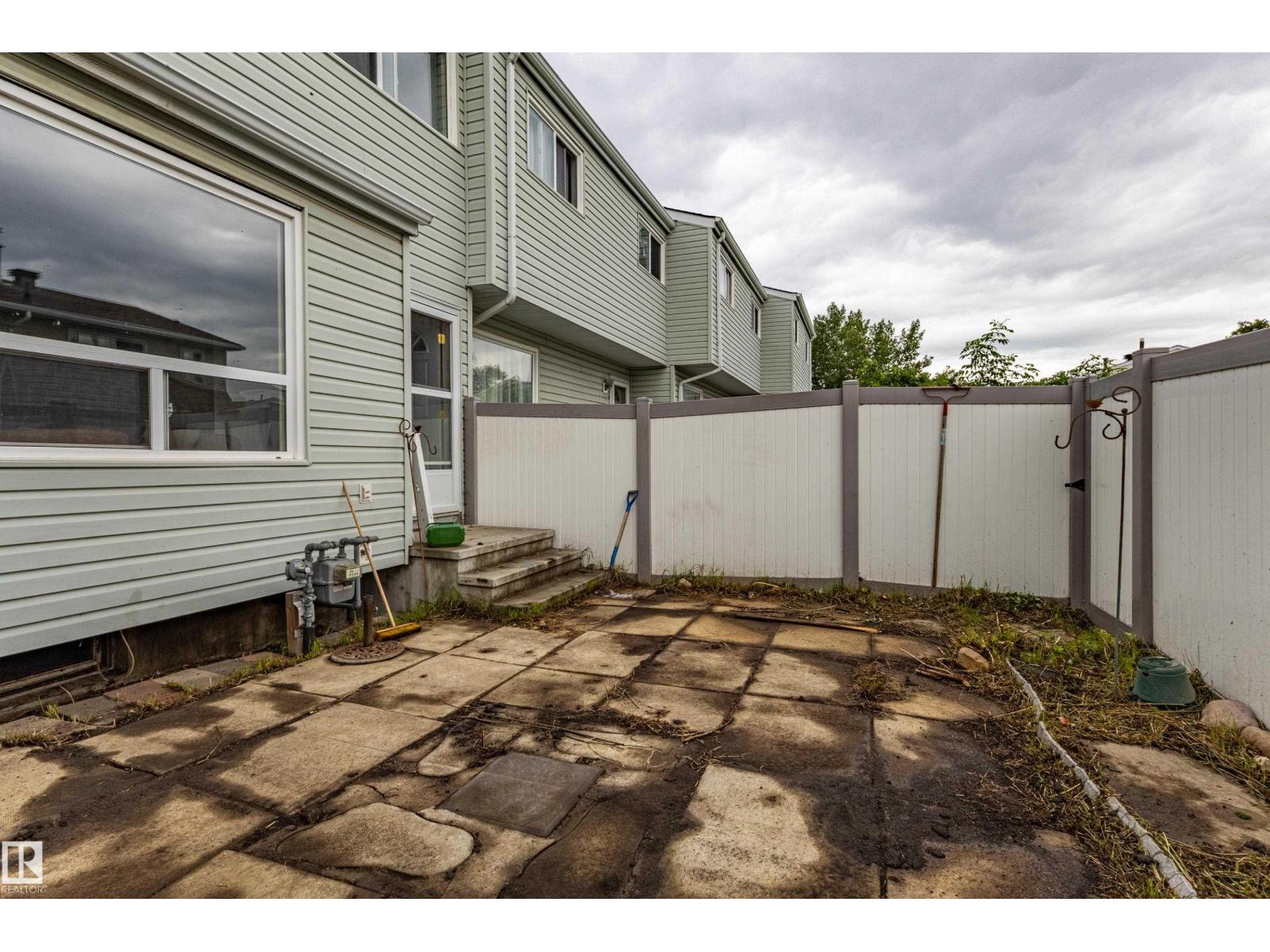 209 Dickinsfield Co Nw Property Photo 5