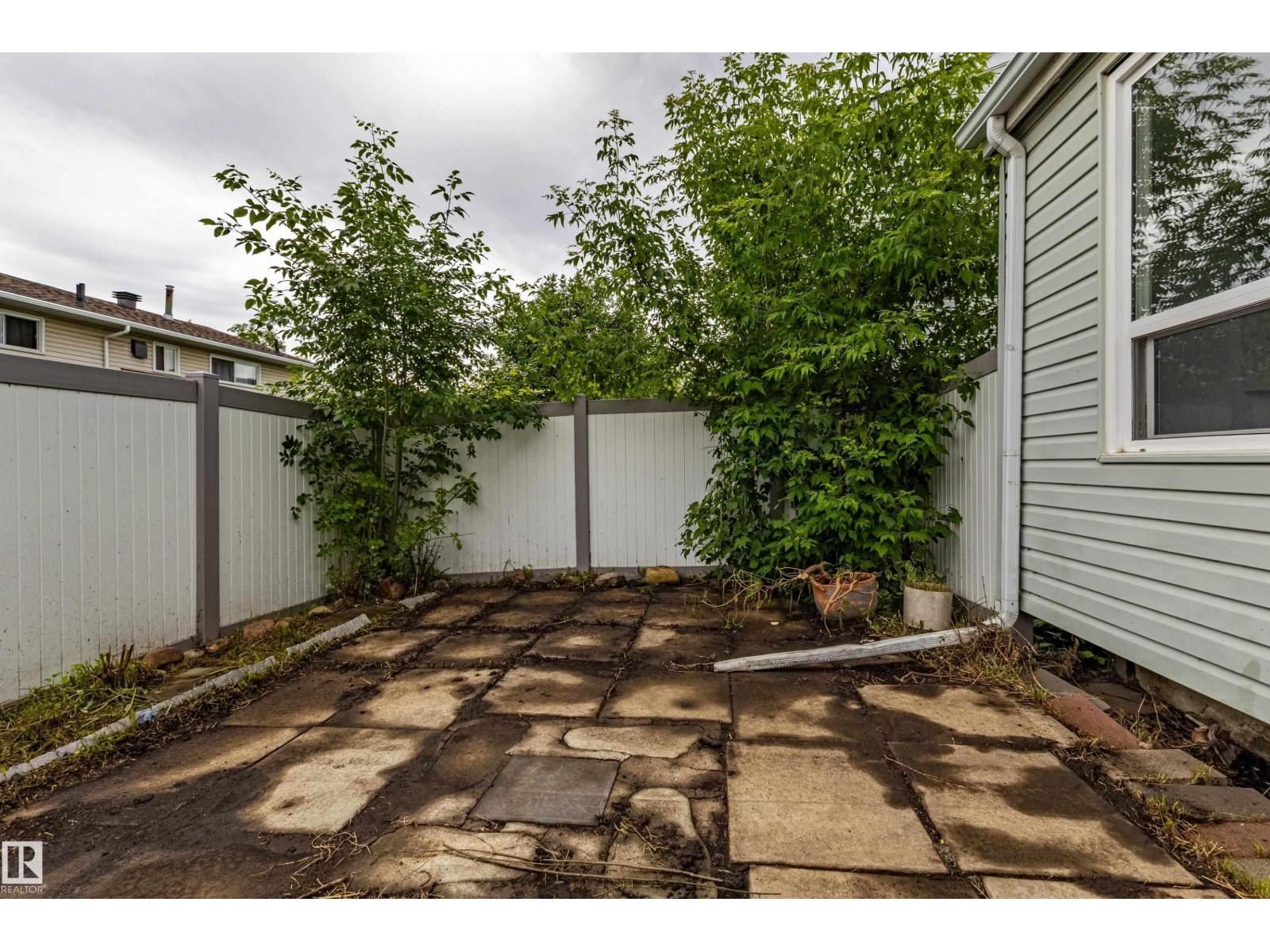209 Dickinsfield Co Nw Property Photo 6
