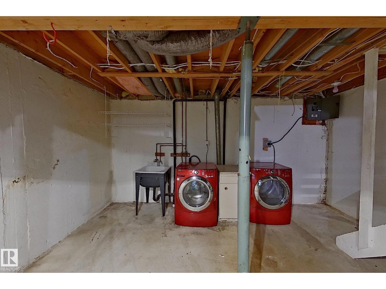 209 Dickinsfield Co Nw Property Photo 26
