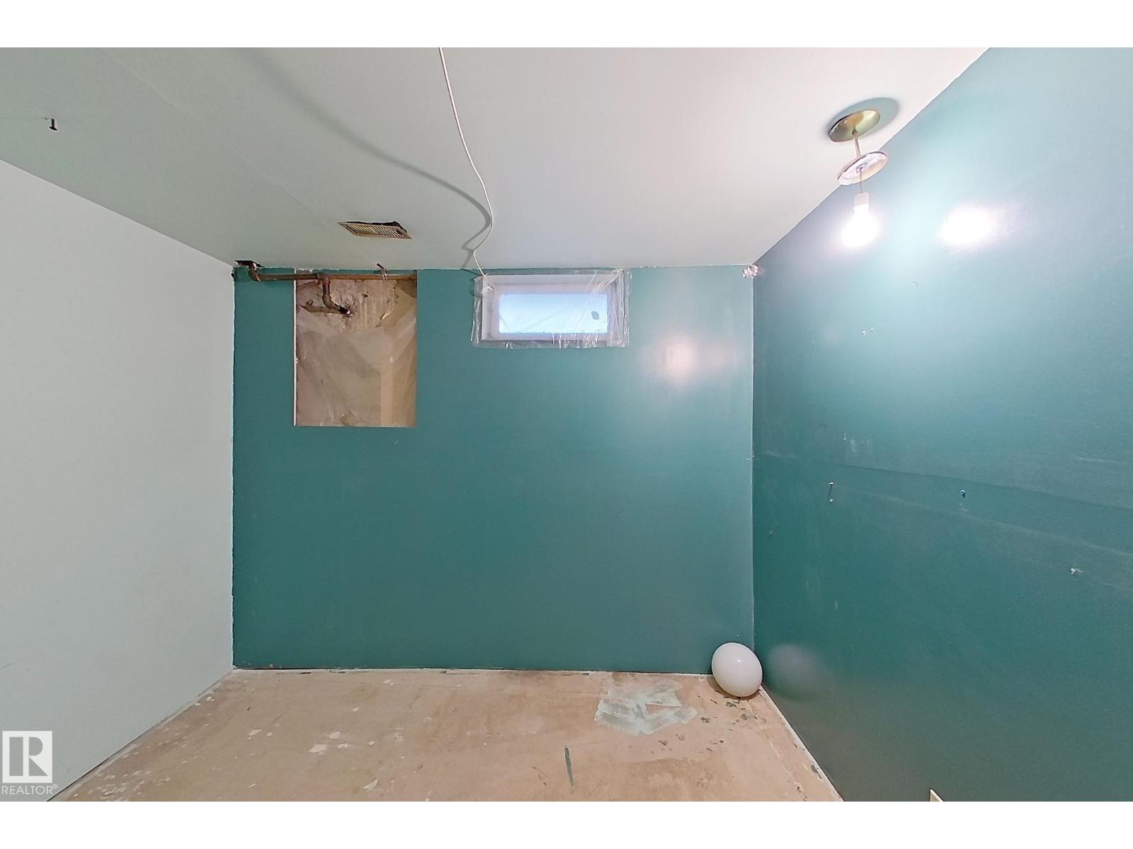 209 Dickinsfield Co Nw Property Photo 27
