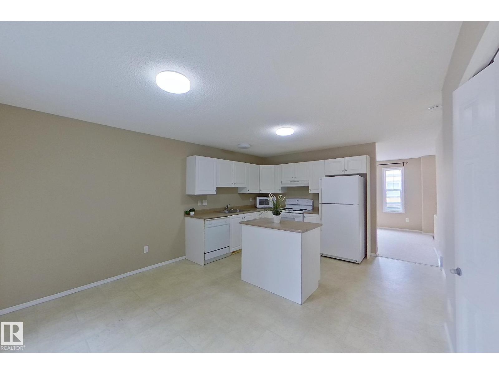 #7 16777 91 St Nw Nw Property Photo 8