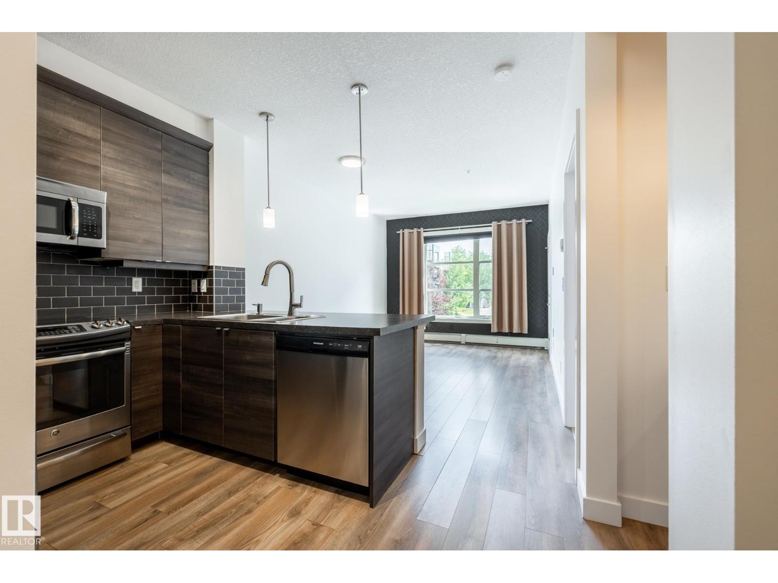#215 2590 Anderson Wy Sw Property Photo 1