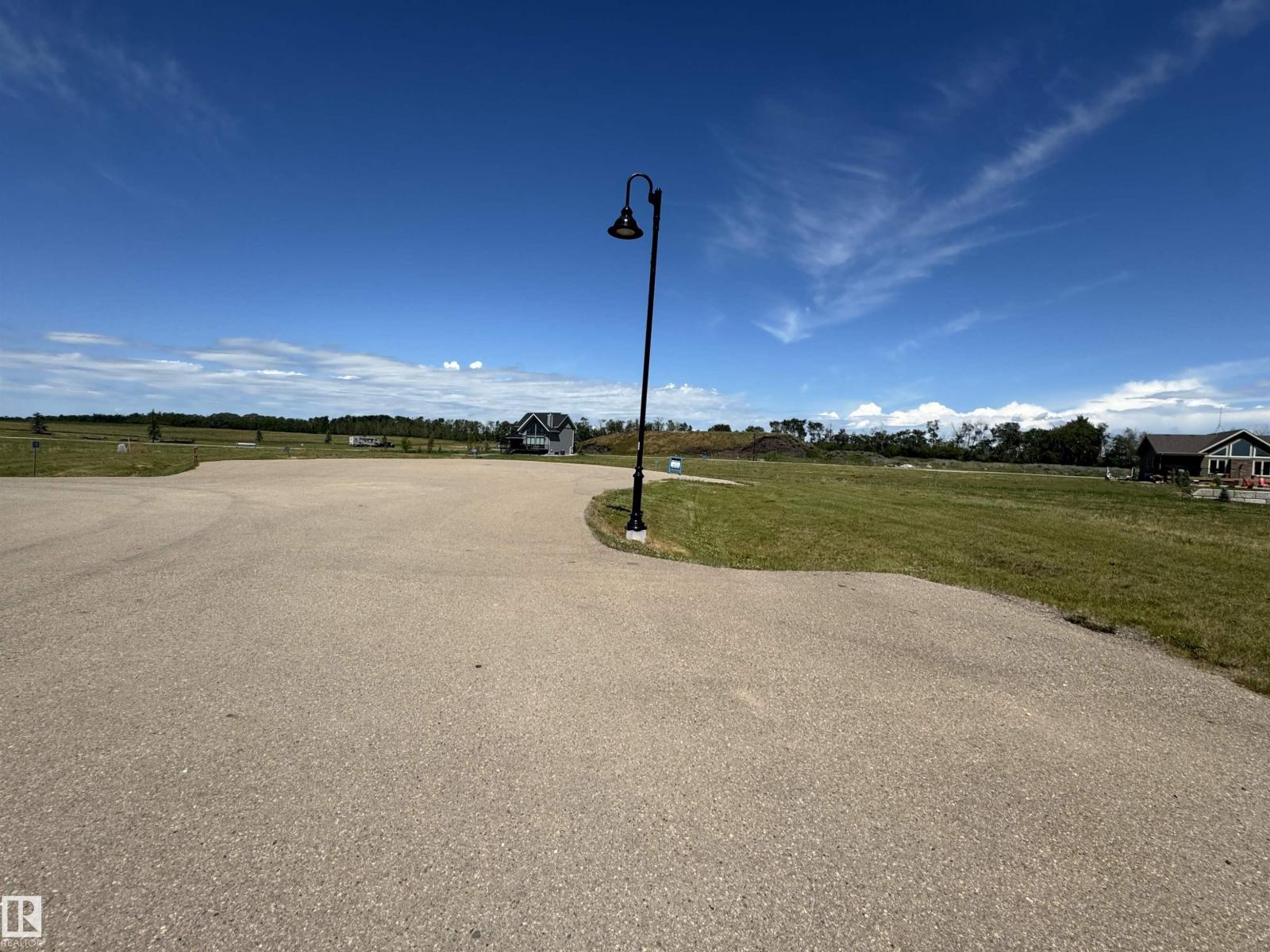 158 Lakeshore Cl Property Photo 2