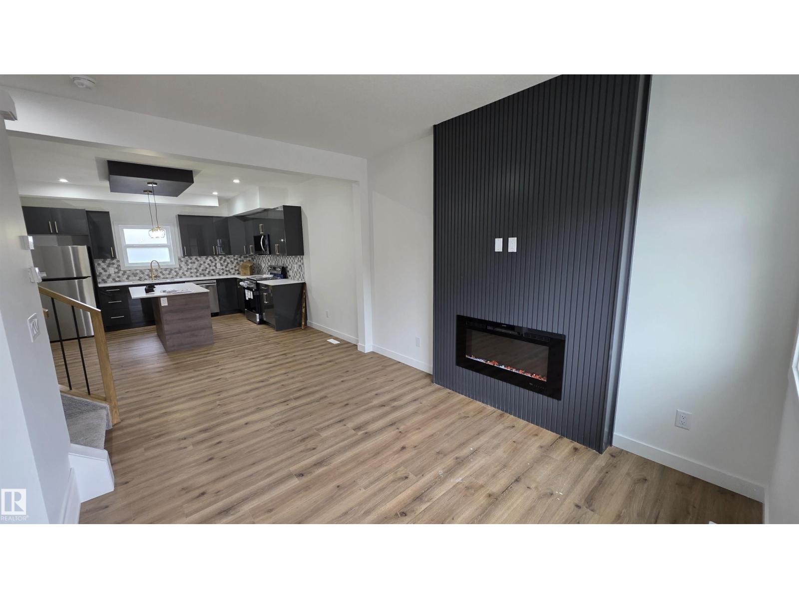 6710 109 St Nw Property Photo 3