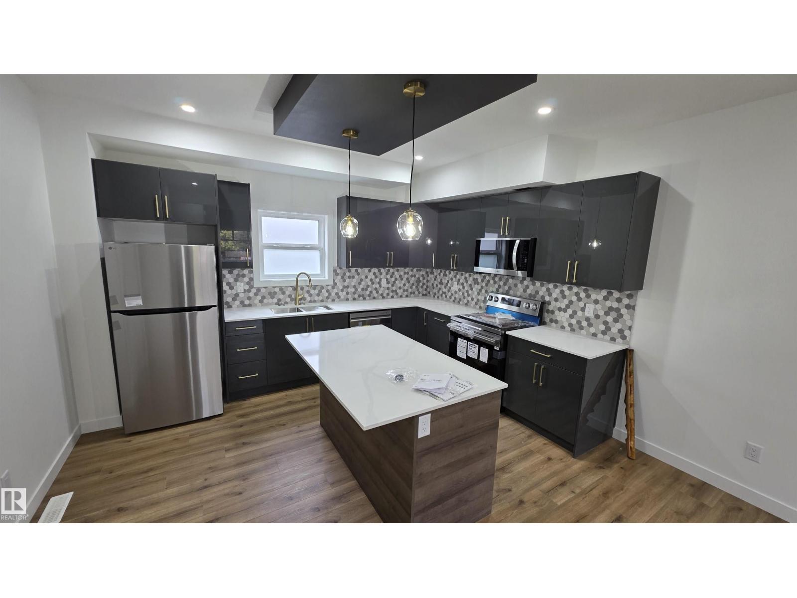 6710 109 St Nw Property Photo 5