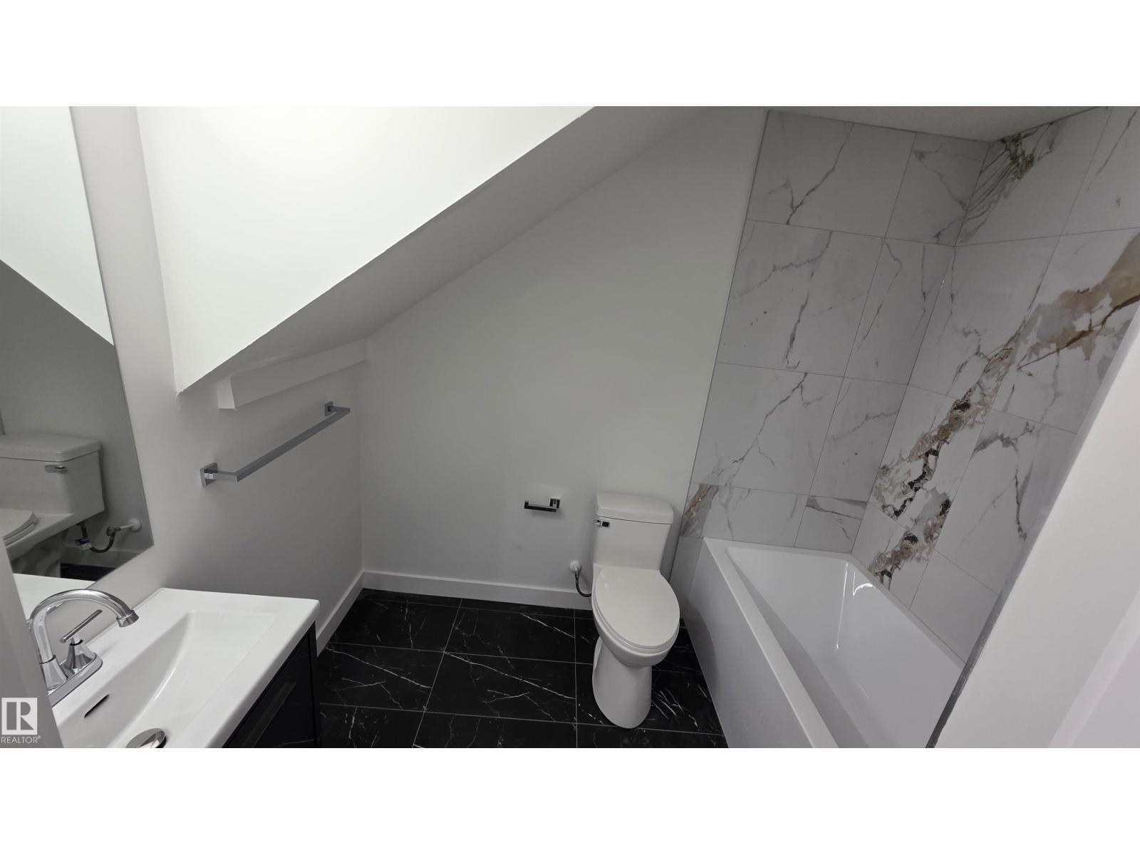 6710 109 St Nw Property Photo 16