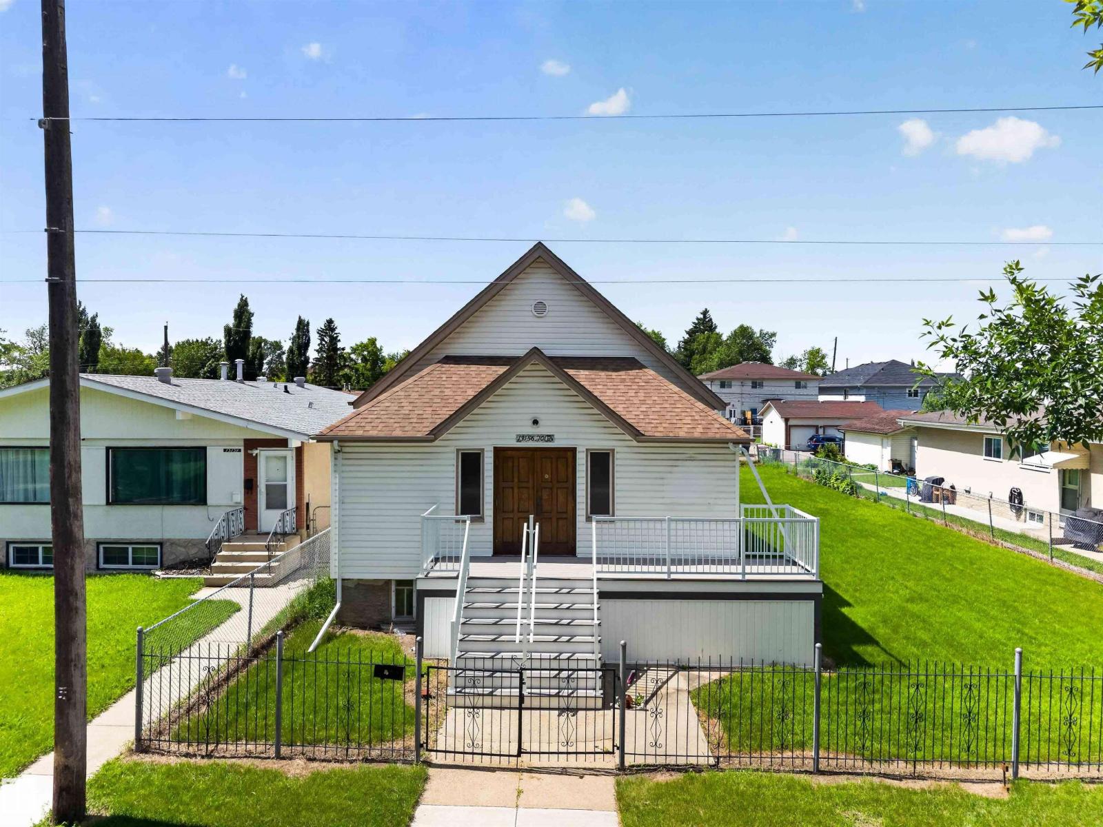13156 101 St NW