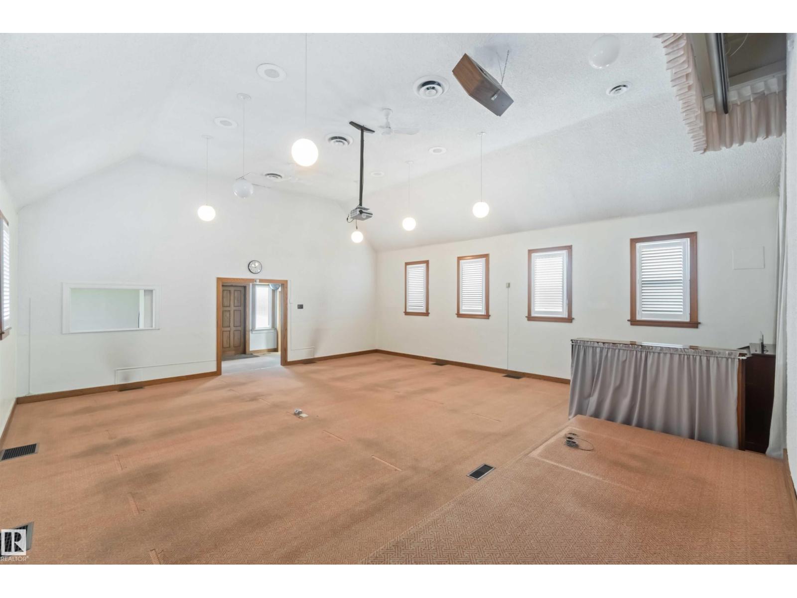 13156 101 St Nw Property Photo 7