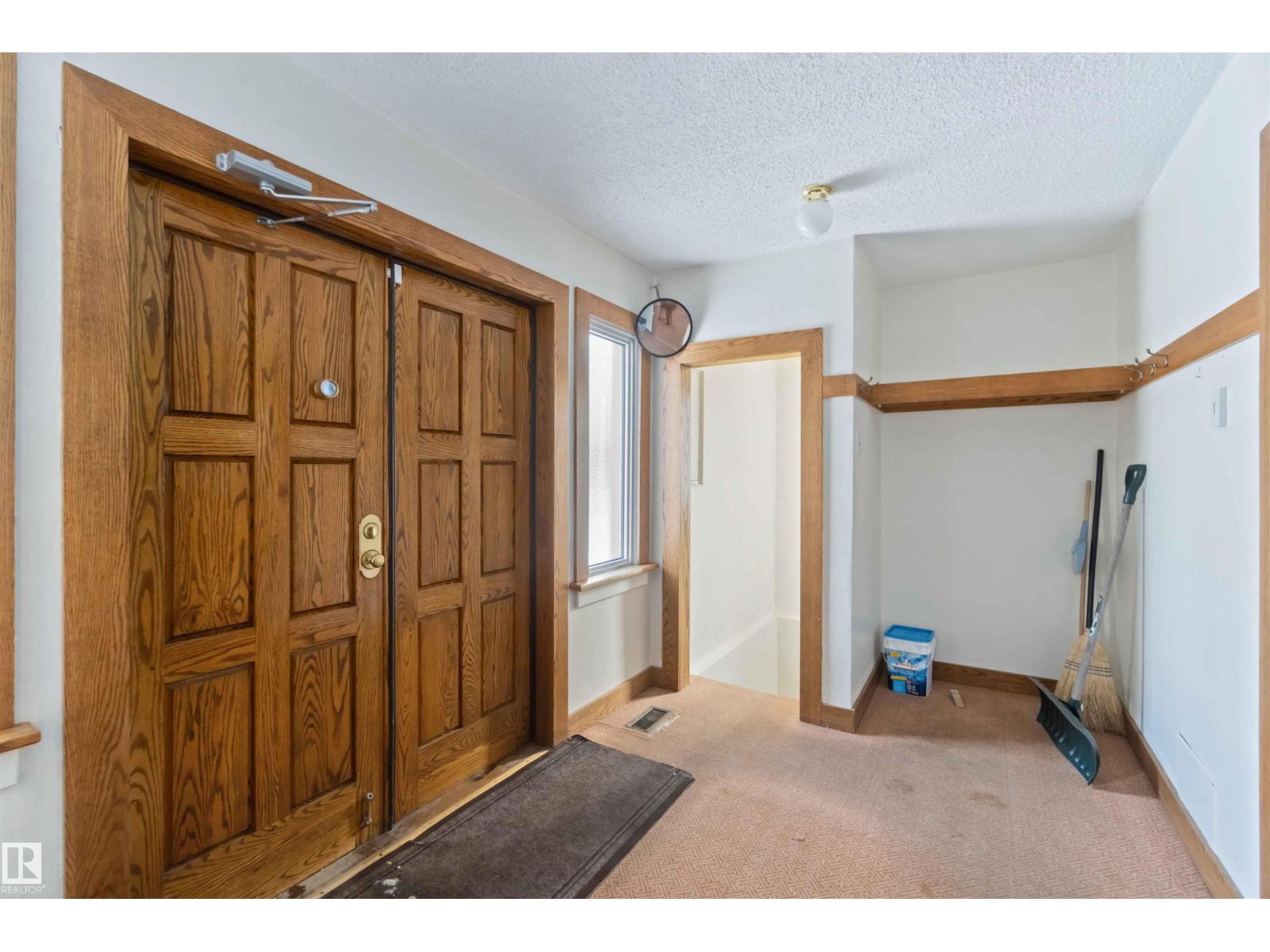 13156 101 St Nw Property Photo 8