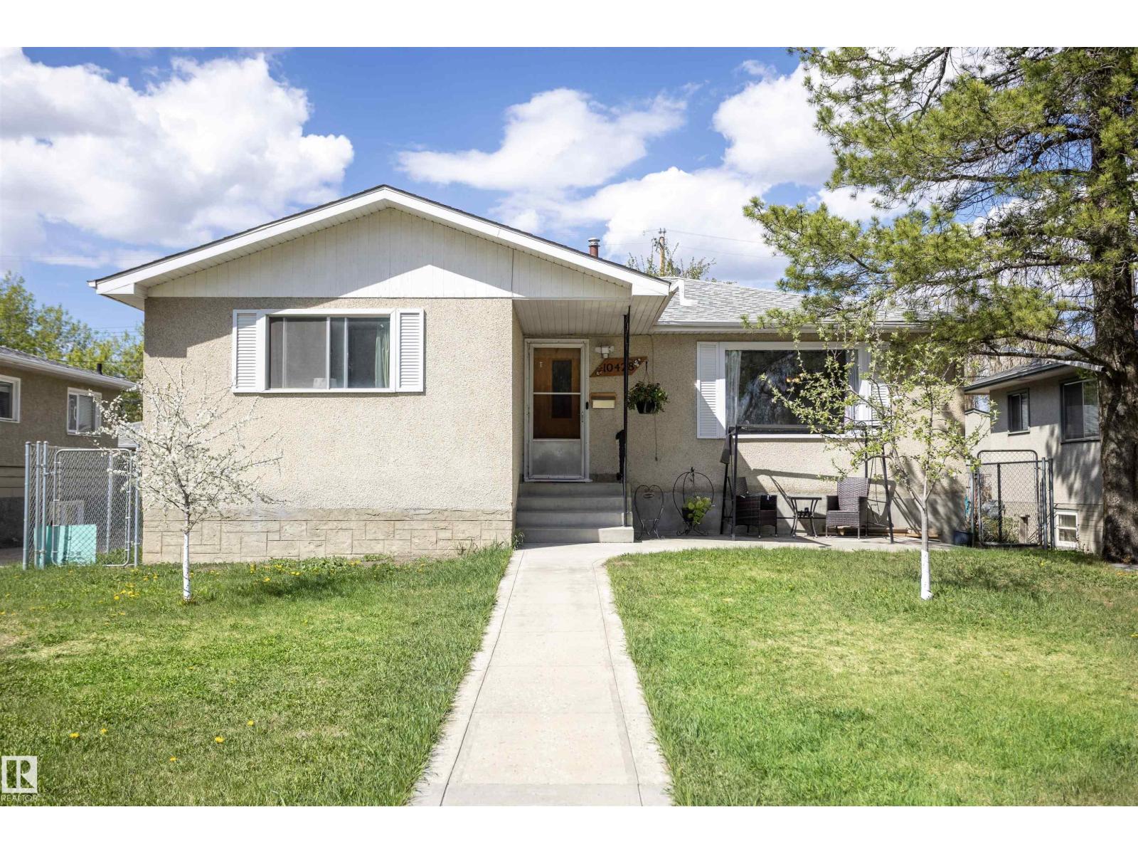 10428 68 Av Nw Property Photo 1