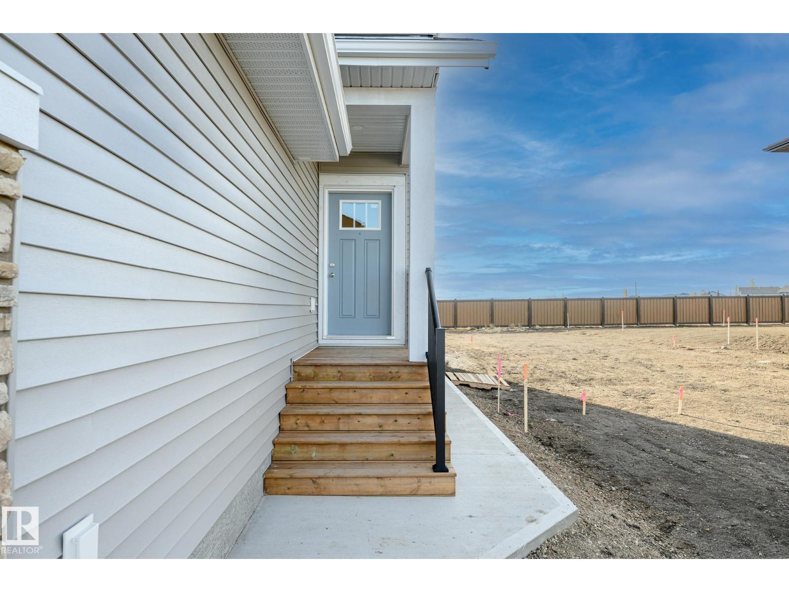 2340 160 St Sw Property Photo 3