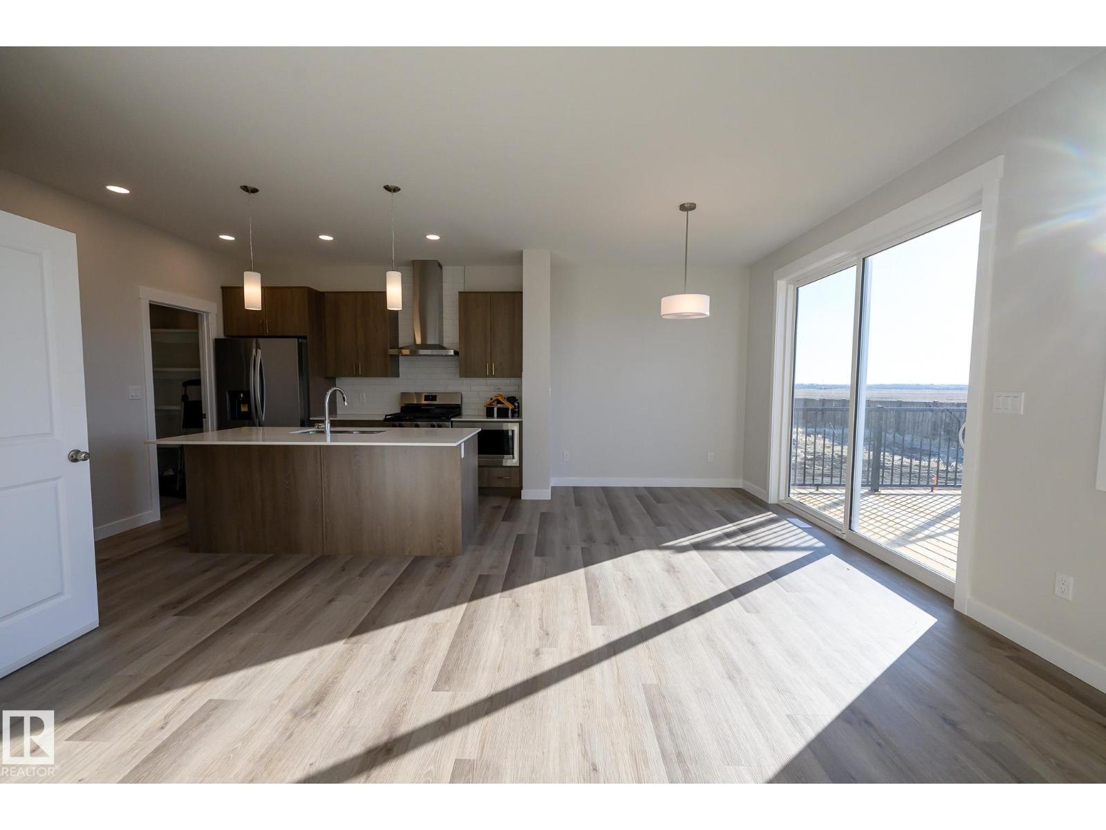 2340 160 St Sw Property Photo 8