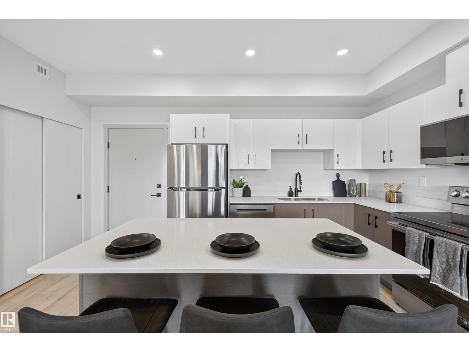 355 Clareview Station Dr Nw Property Photo 4
