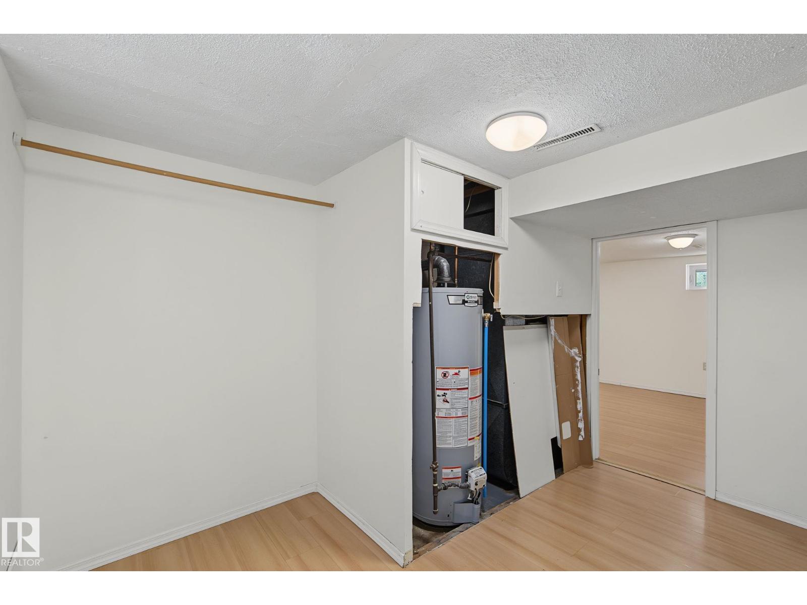 11147 78 Av Nw Property Photo 6