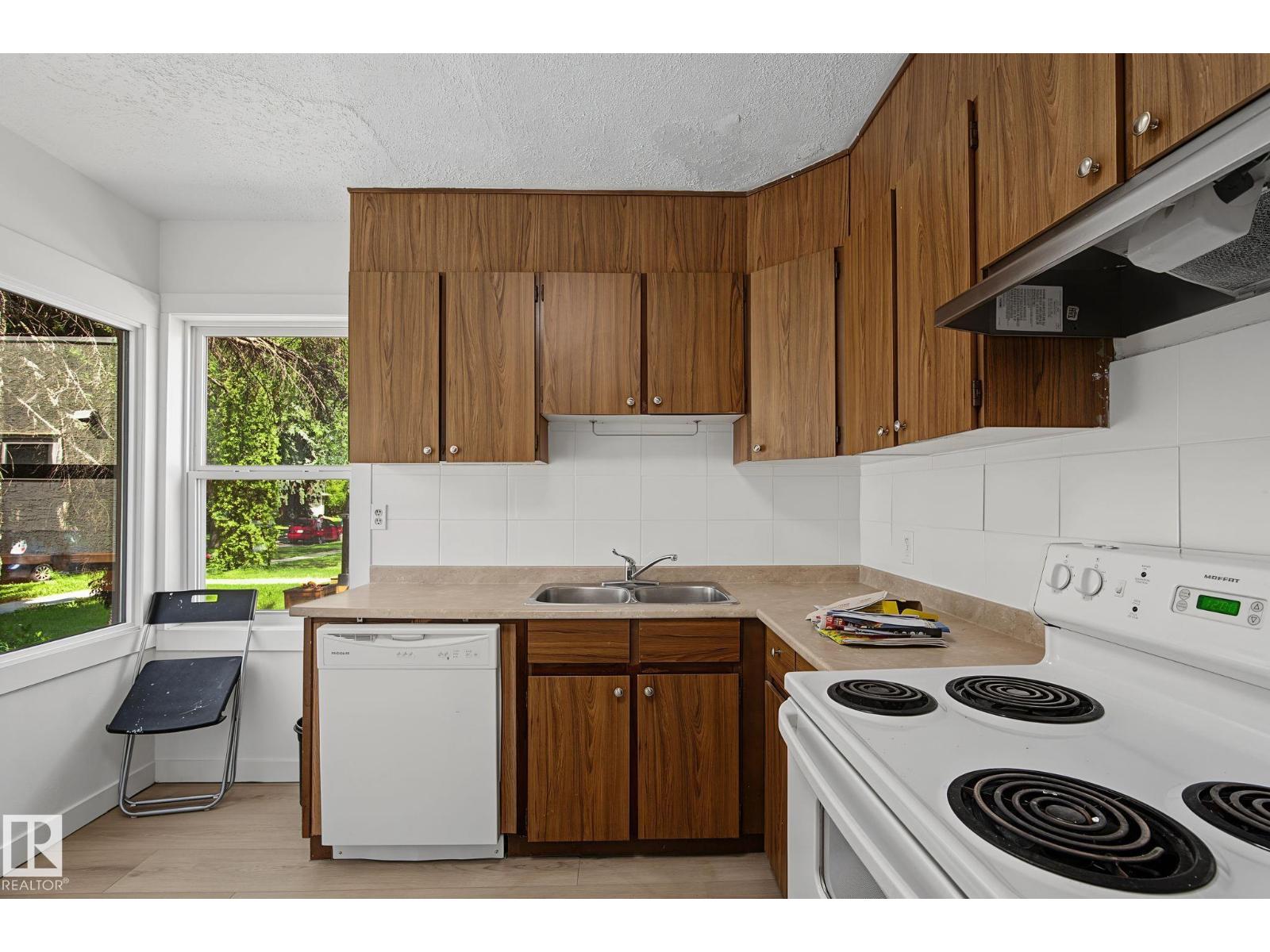 11147 78 Av Nw Property Photo 11