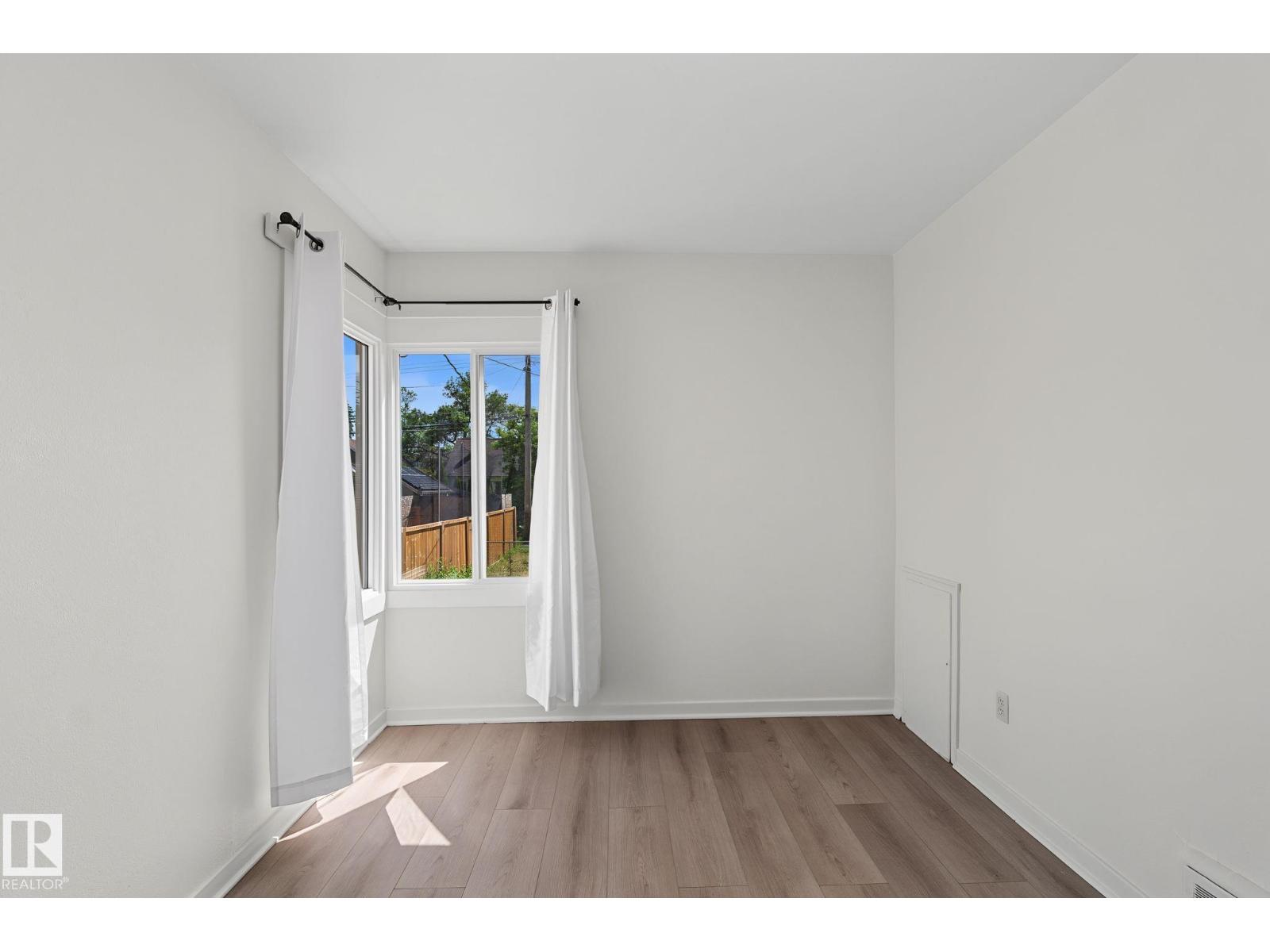 11147 78 Av Nw Property Photo 14