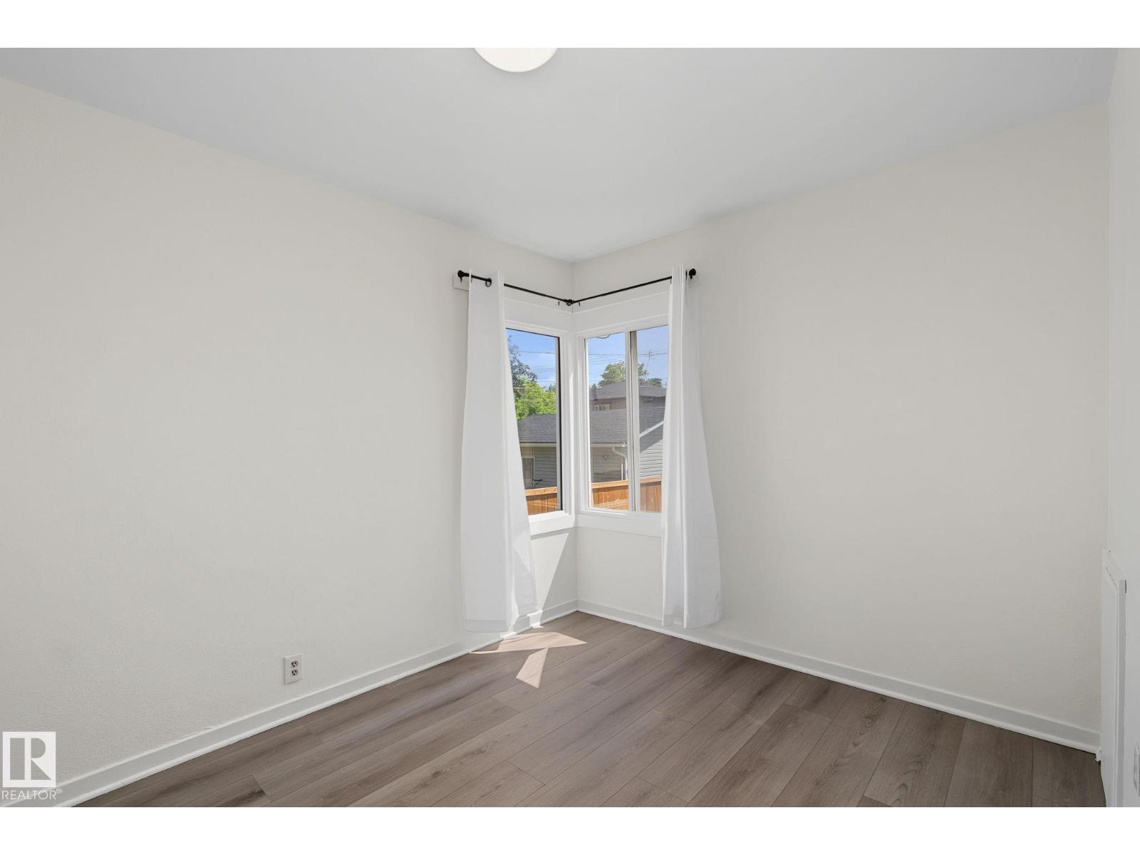 11147 78 Av Nw Property Photo 17